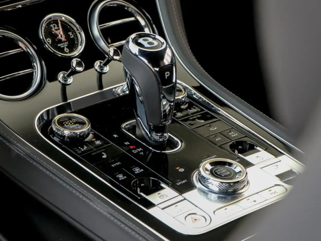 Bentley Continental GT 2022 — фото 18