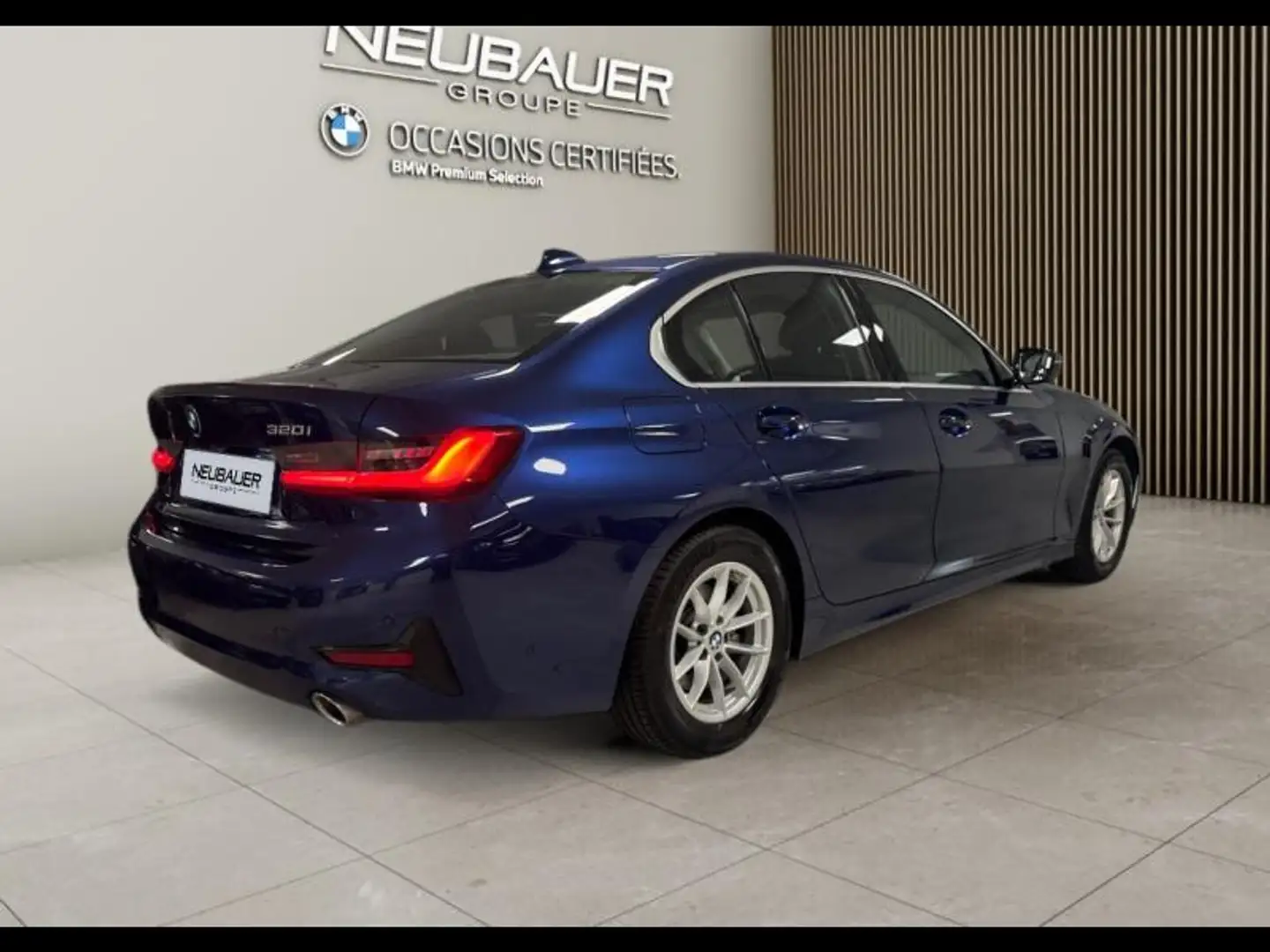BMW 320 320iA 184ch Business Design Bleu - 2