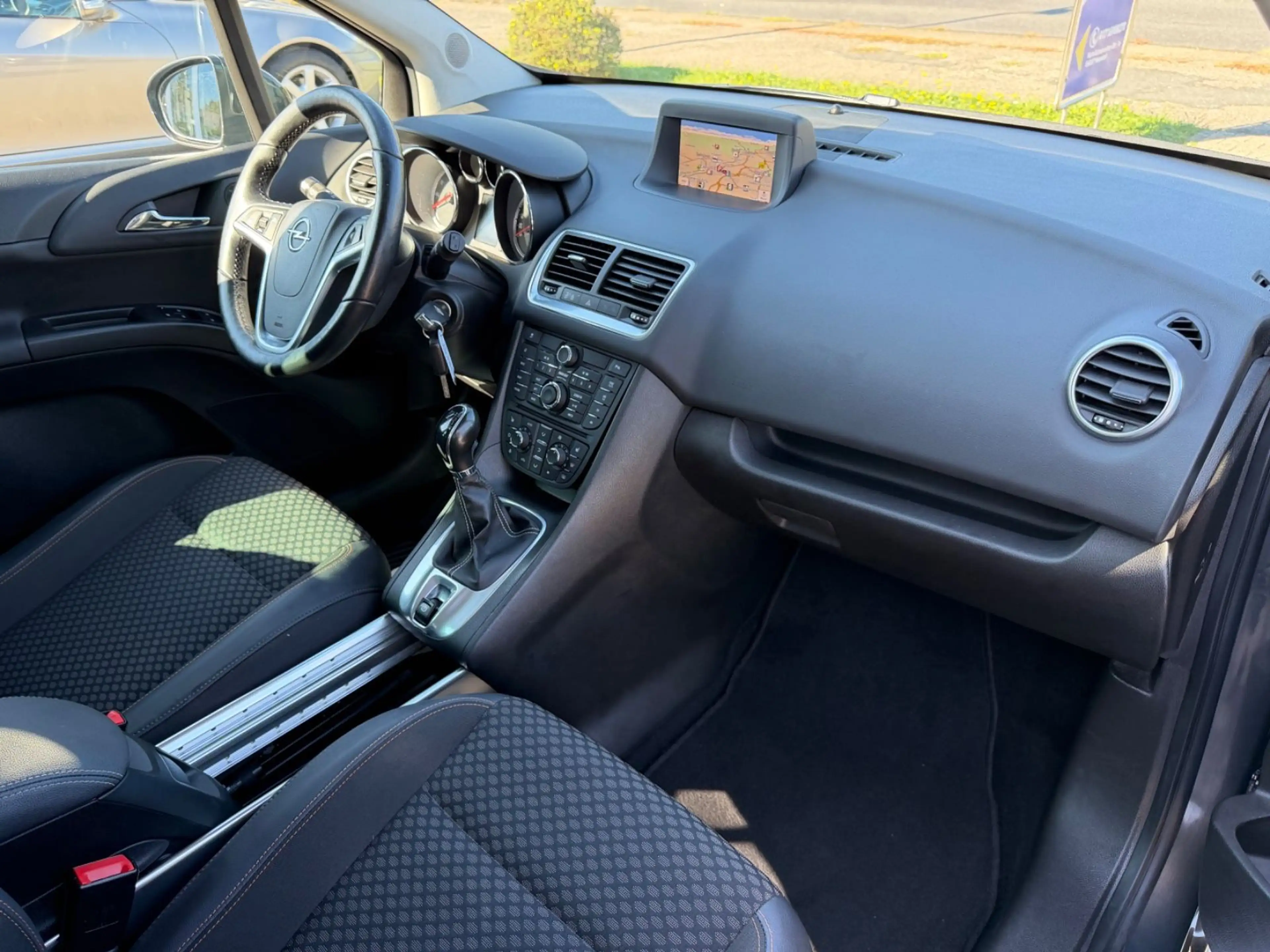 Opel Meriva B Innovation — photo 12