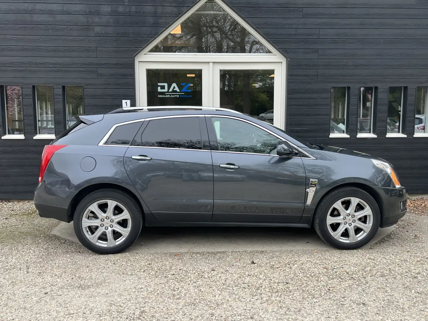 Cadillac SRX 3.0 V6 AWD Sports Luxury Aut/Ecc/Leer/Navi/Pano Gris - 2