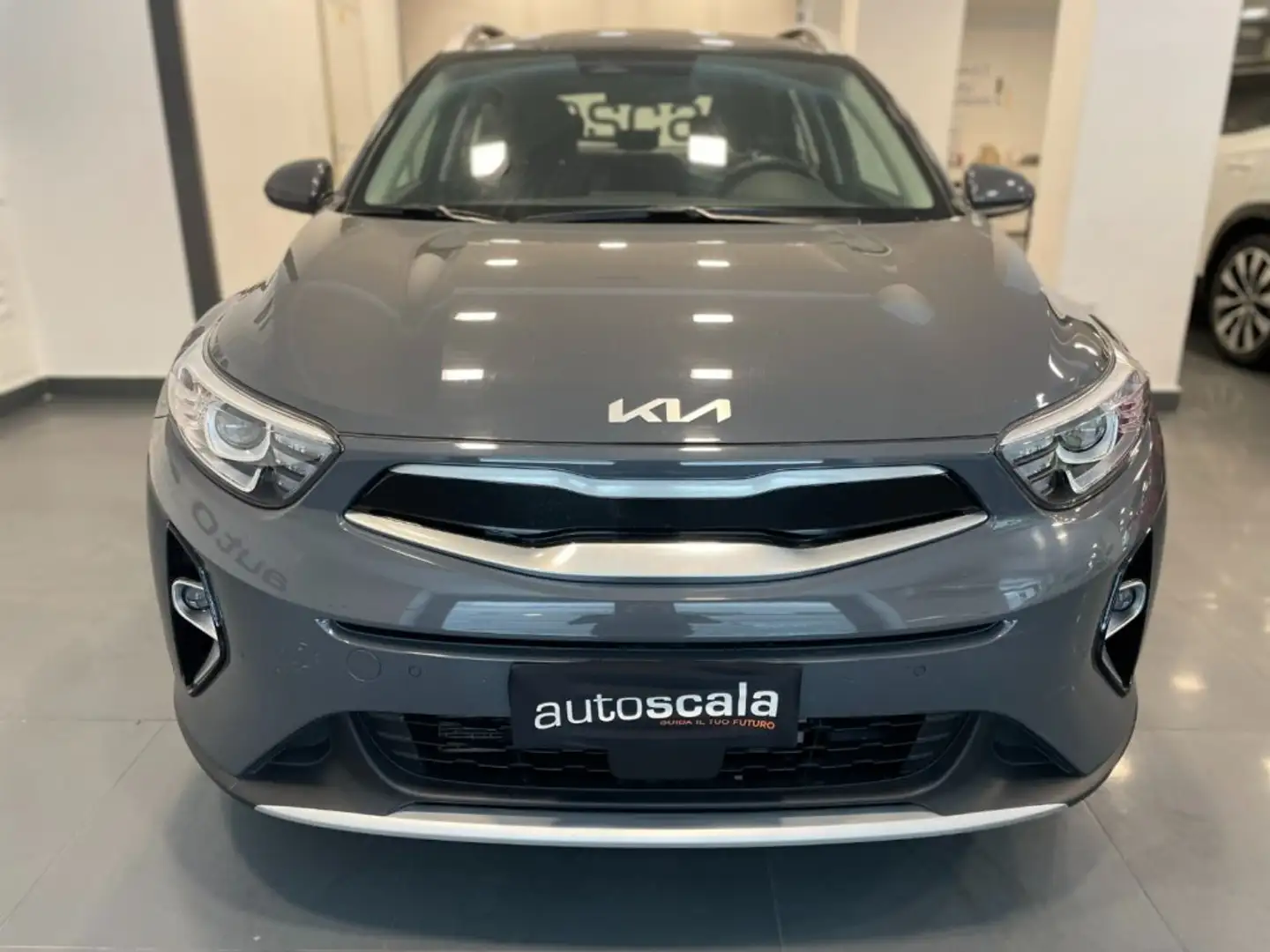 Kia Stonic 1.0 T-GDi 100 CV MHEV iMT Style Grigio - 2