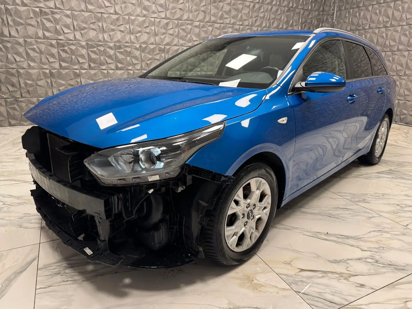 Kia Ceed / cee'd SW 1,0 TGDI ISG GPF Silber Blau - 1
