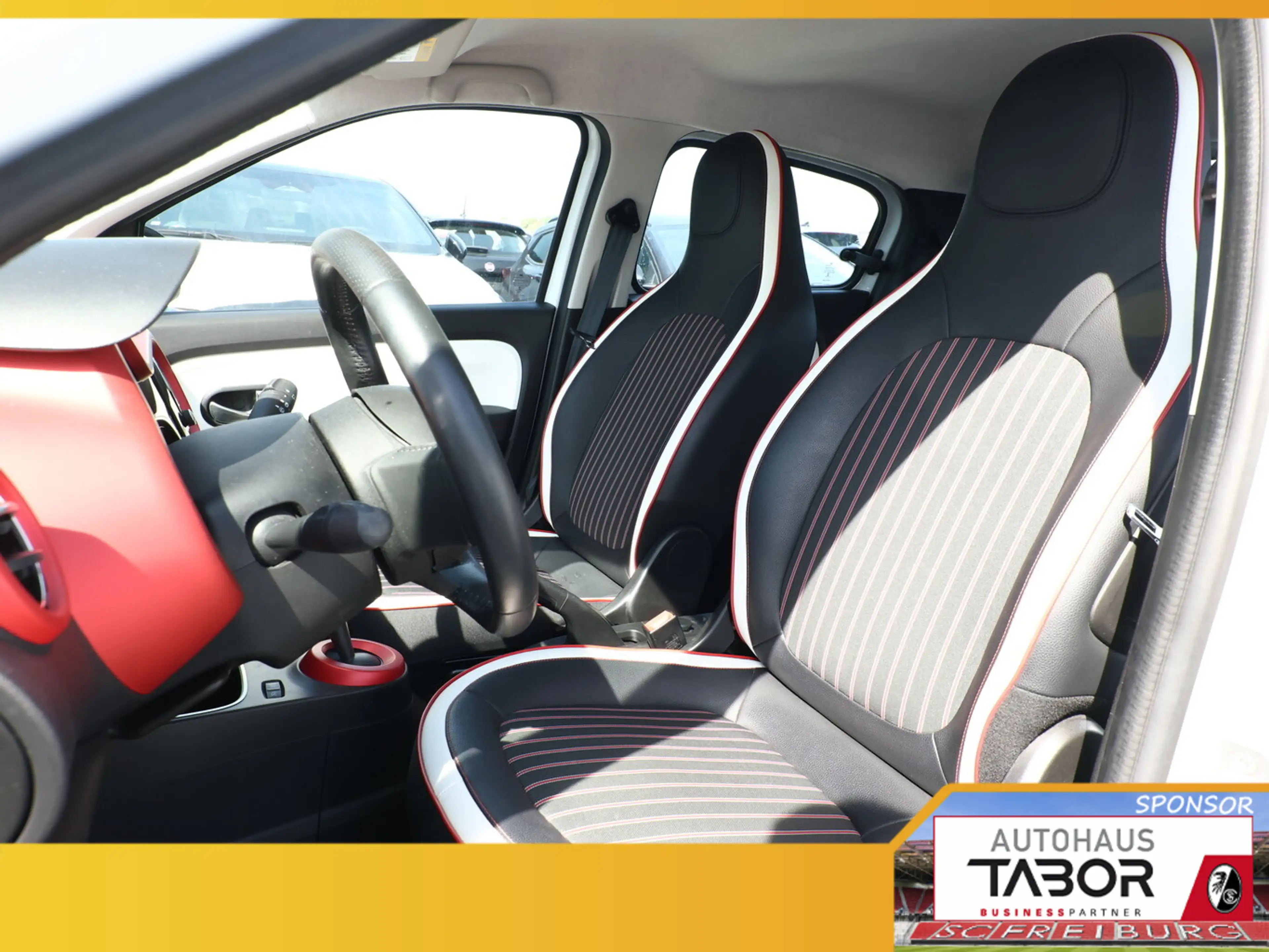 Renault Twingo 0.9 TCe 90 EDC Intens Temp PDC Kam LM15Z — photo 12