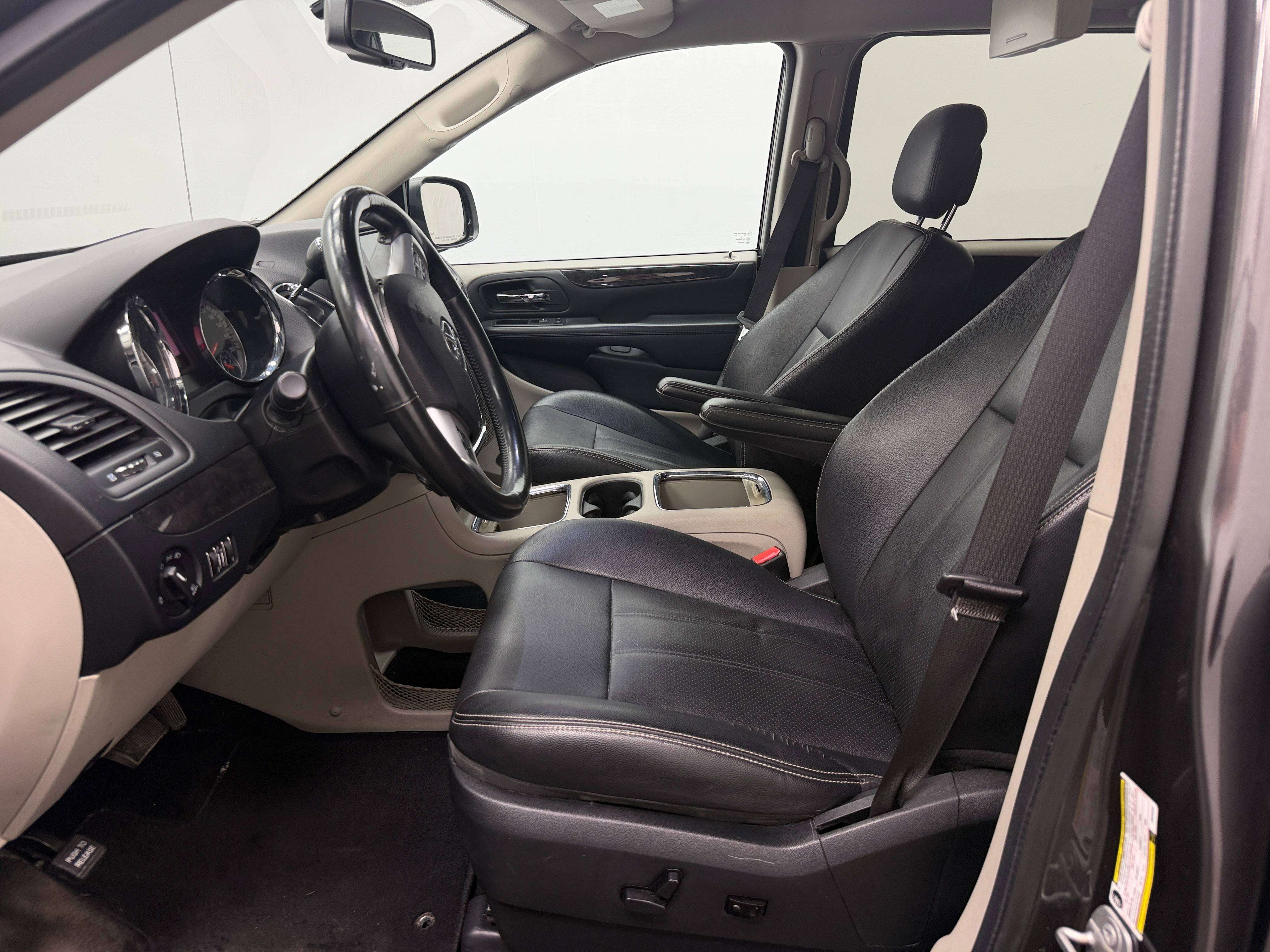 2018 Dodge Grand Caravan CREW, 3.6 V6, BLUETOOTH, CUIR, SIEGES CHAUFFANTS — снимка 1
