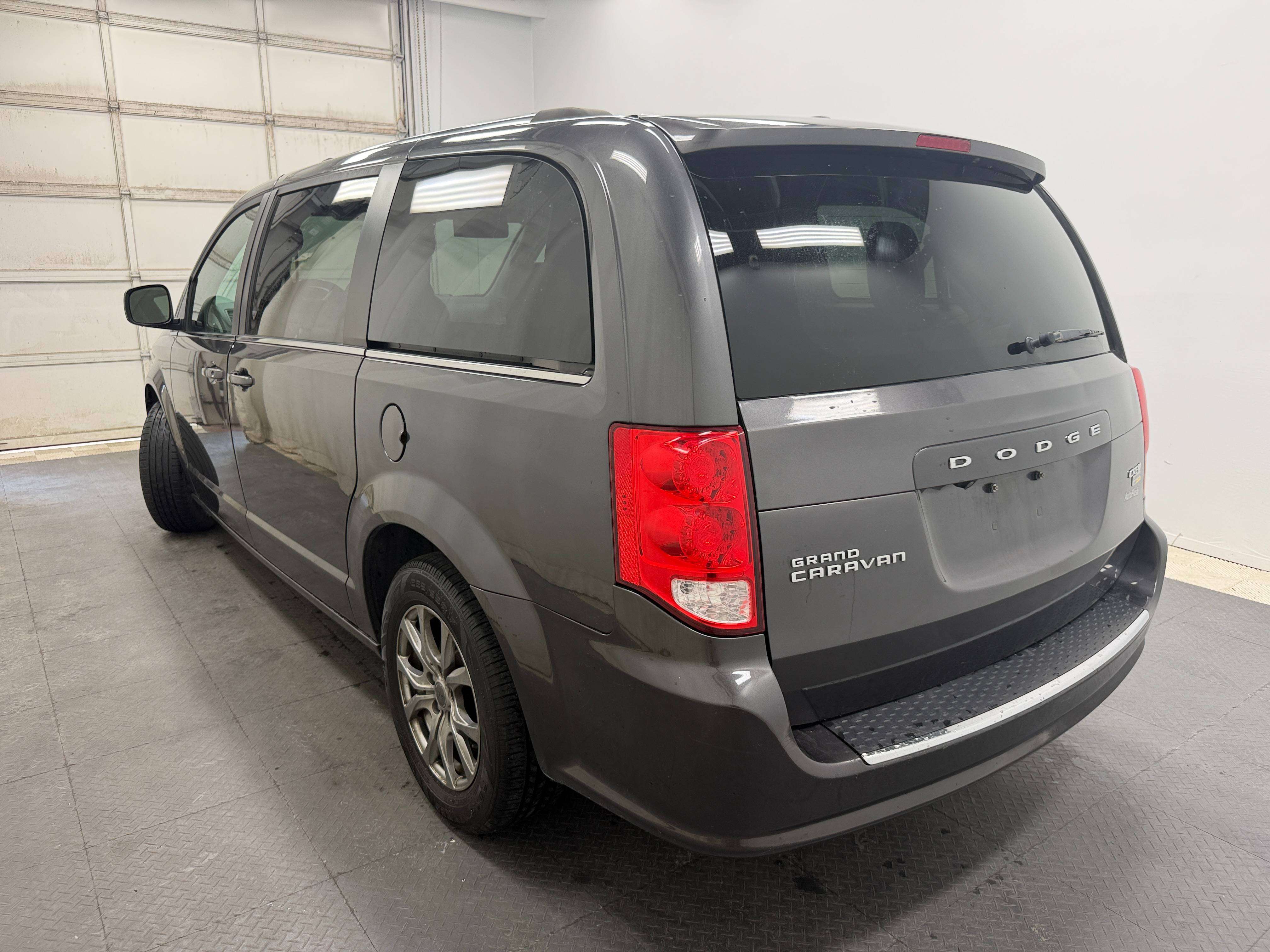 2018 Dodge Grand Caravan CREW, 3.6 V6, BLUETOOTH, CUIR, SIEGES CHAUFFANTS — снимка 1