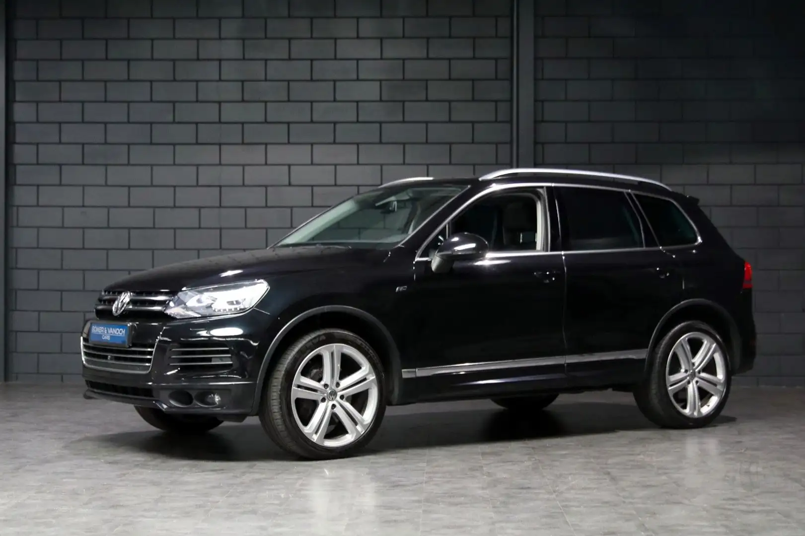 Volkswagen Touareg V8 TDI 3x R line DynAudio AHK StDH 21 Schwarz - 1