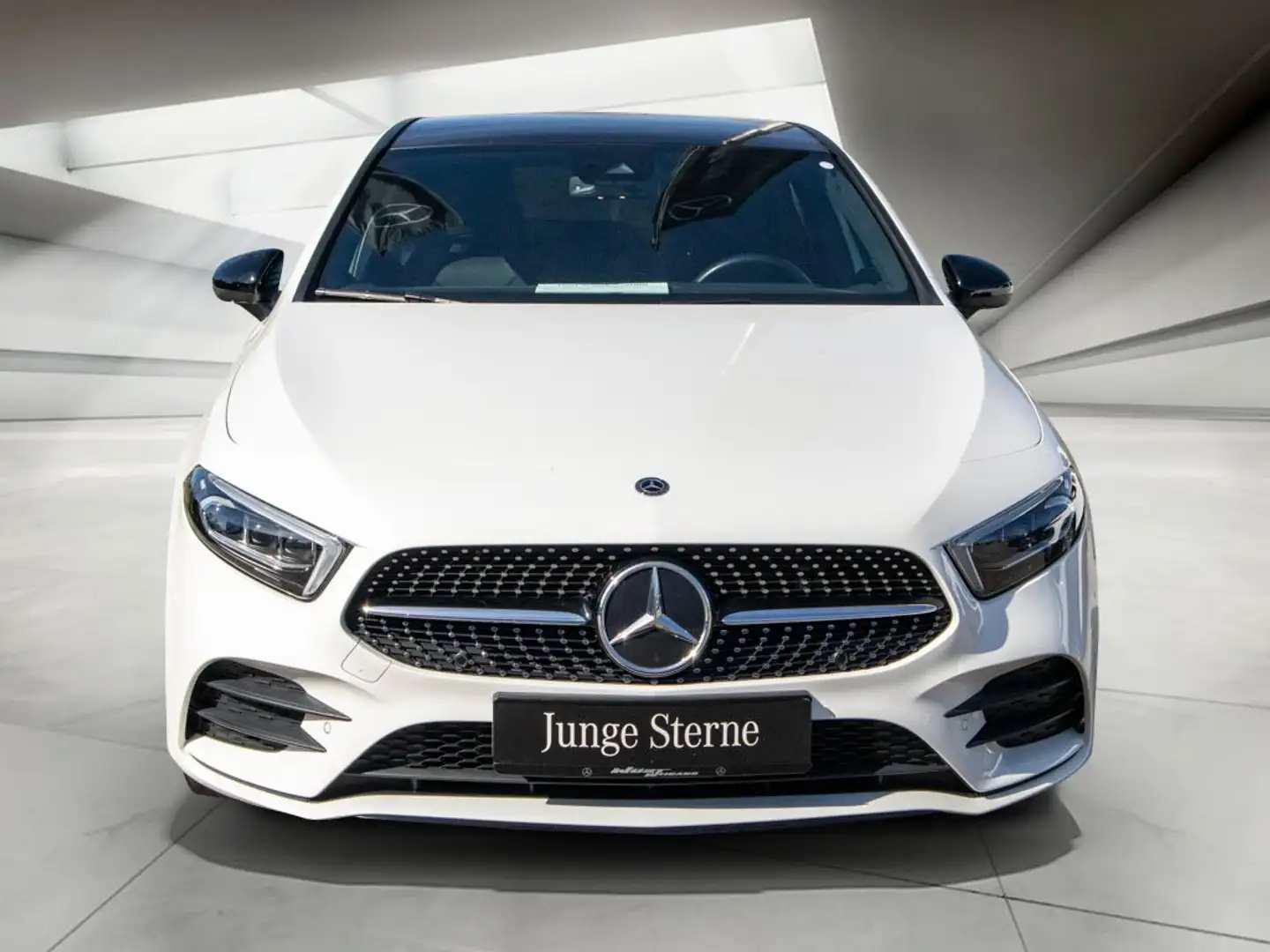 Mercedes-Benz A 250 e AMG-Line+Pano-D.+Multibeam+AHK+Night+PTS Bianco - 2