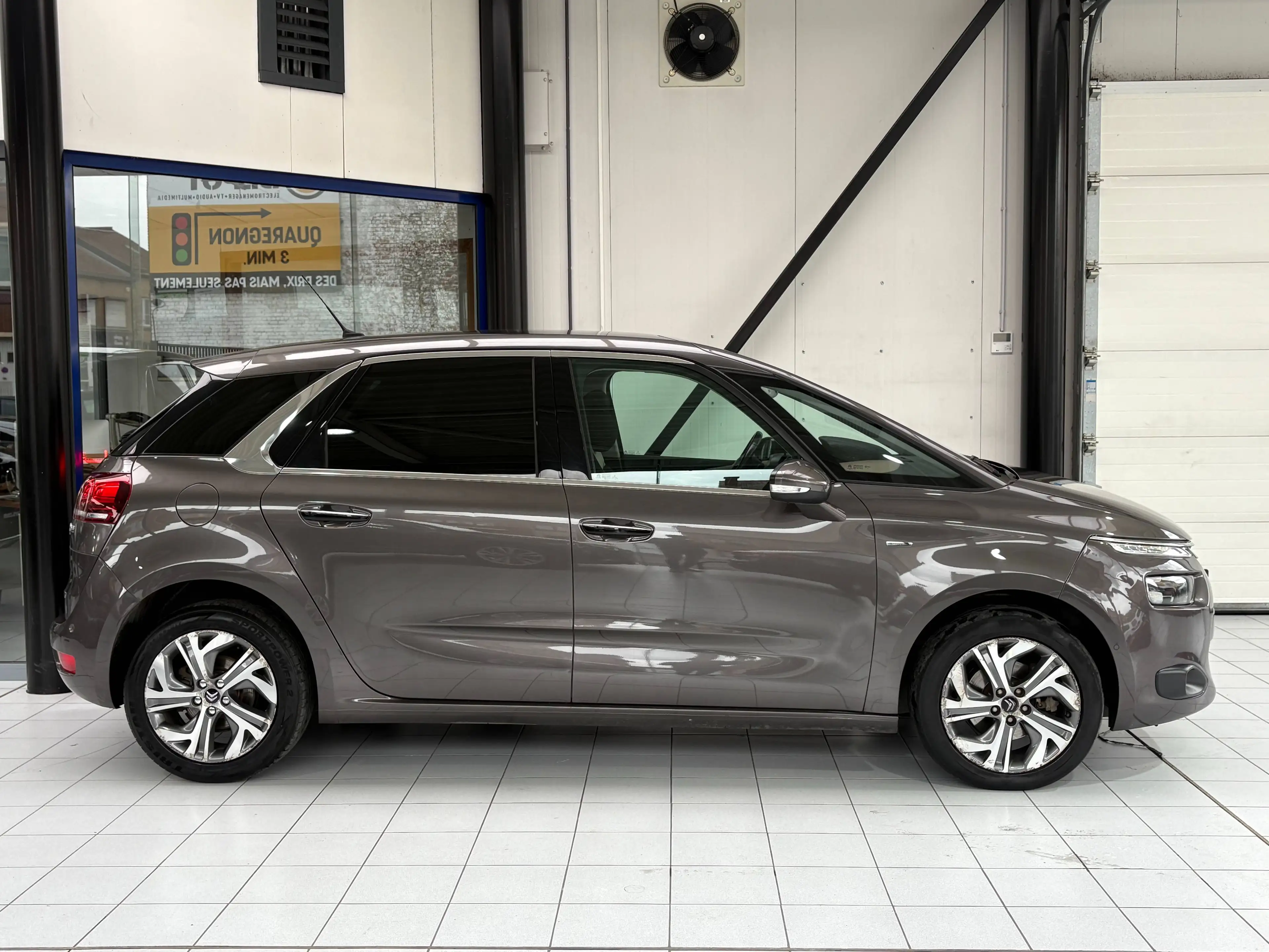 Citroen C4 Picasso C4 Picasso 1.6 HDi *EXCLUSIVE * CUIR * GPS * CAMERA * PDC * JANTES * 1ER PROP * CARNET* — photo 6