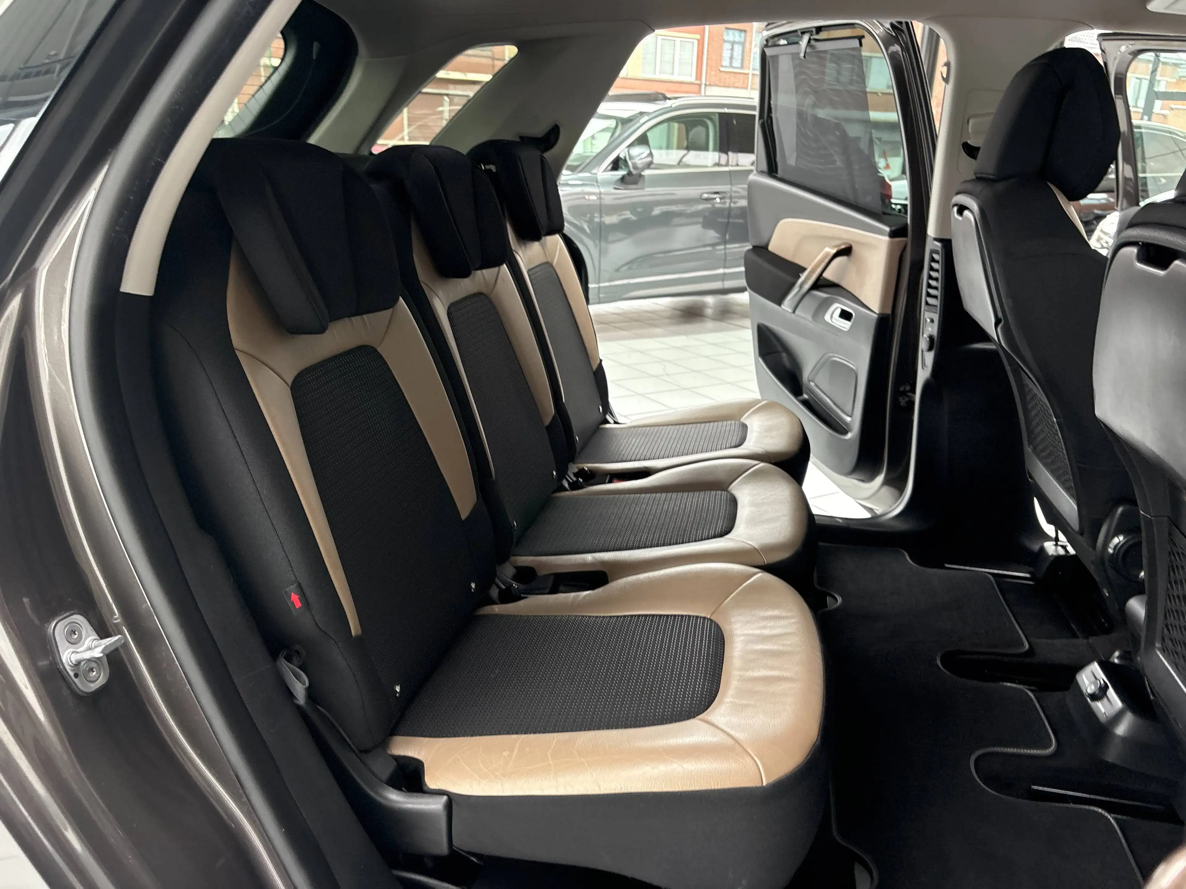 Citroen C4 Picasso C4 Picasso 1.6 HDi *EXCLUSIVE * CUIR * GPS * CAMERA * PDC * JANTES * 1ER PROP * CARNET* — photo 9