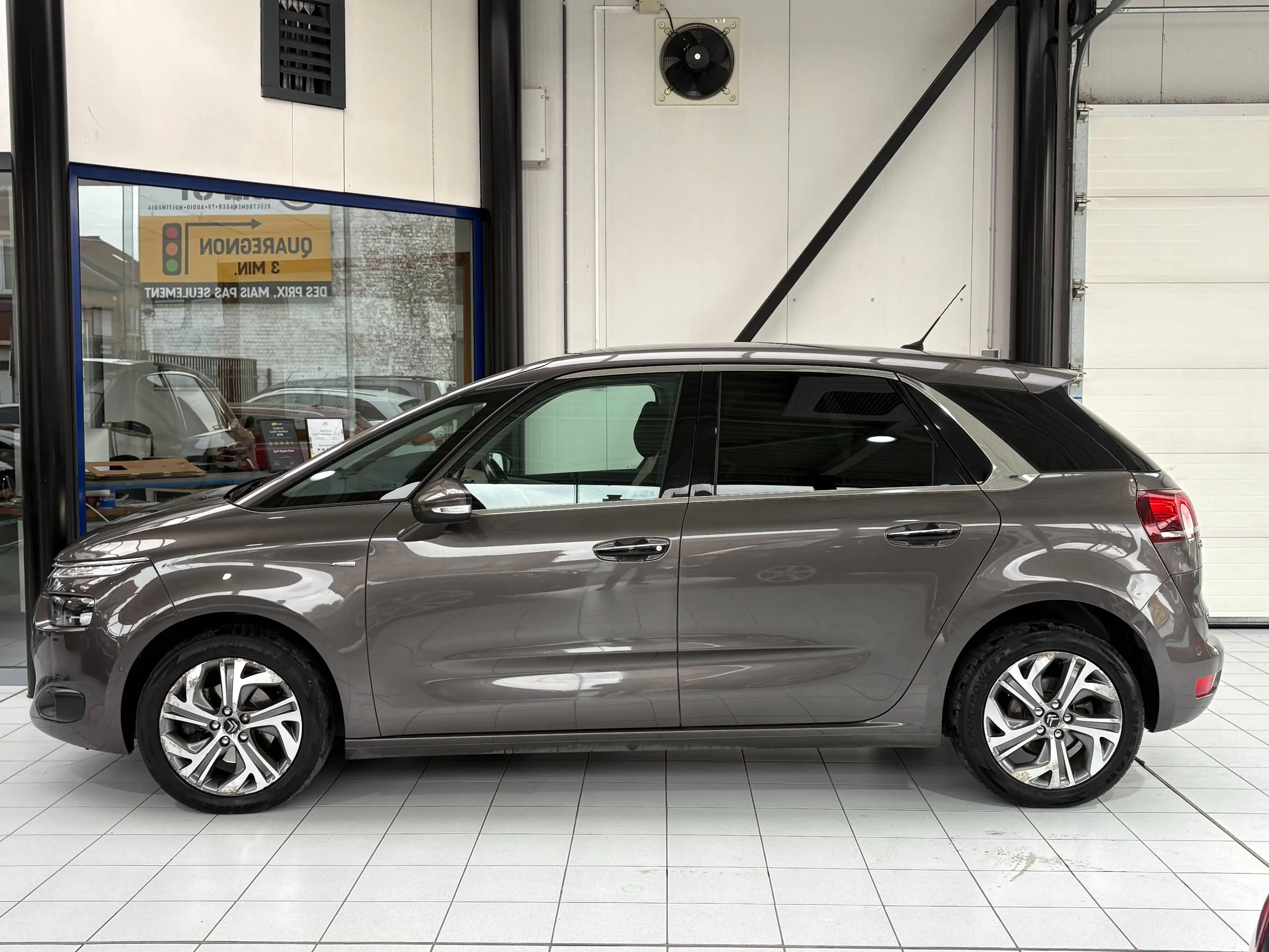 Citroen C4 Picasso C4 Picasso 1.6 HDi *EXCLUSIVE * CUIR * GPS * CAMERA * PDC * JANTES * 1ER PROP * CARNET* — photo 2
