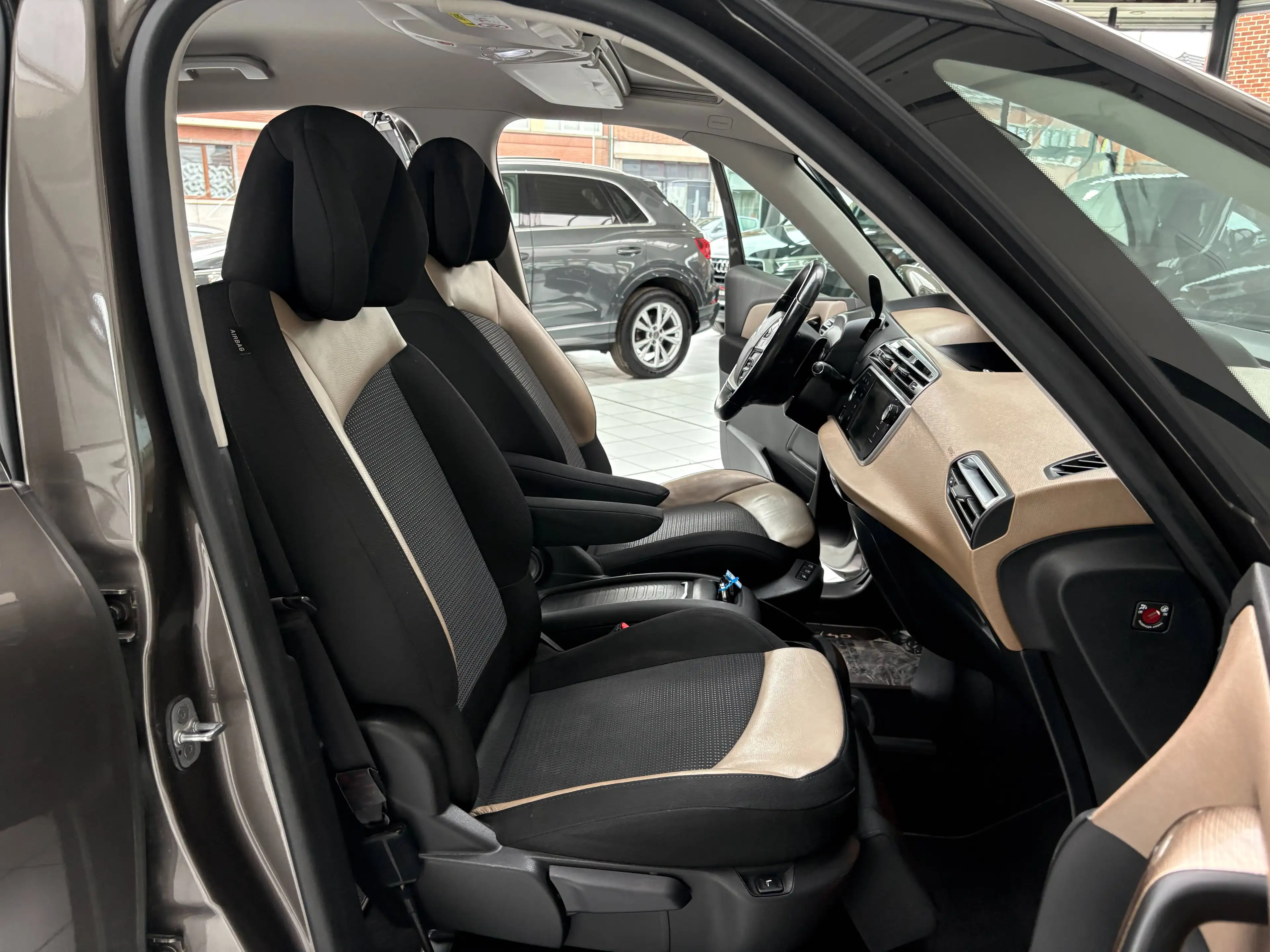 Citroen C4 Picasso C4 Picasso 1.6 HDi *EXCLUSIVE * CUIR * GPS * CAMERA * PDC * JANTES * 1ER PROP * CARNET* — photo 12