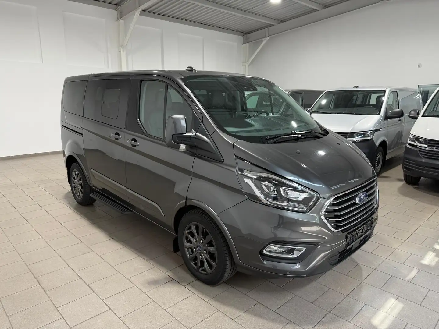 Ford Tourneo Custom Titanium X (8-Si.),ACC,Klima,Navi Grau - 2
