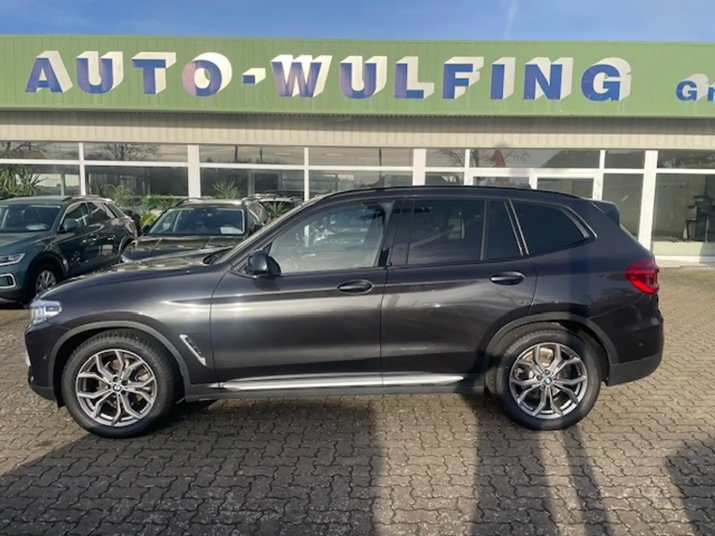 BMW X3 xDrive 20 d xLine AHK NAVI SPURHALTE HUD LED Grau - 1