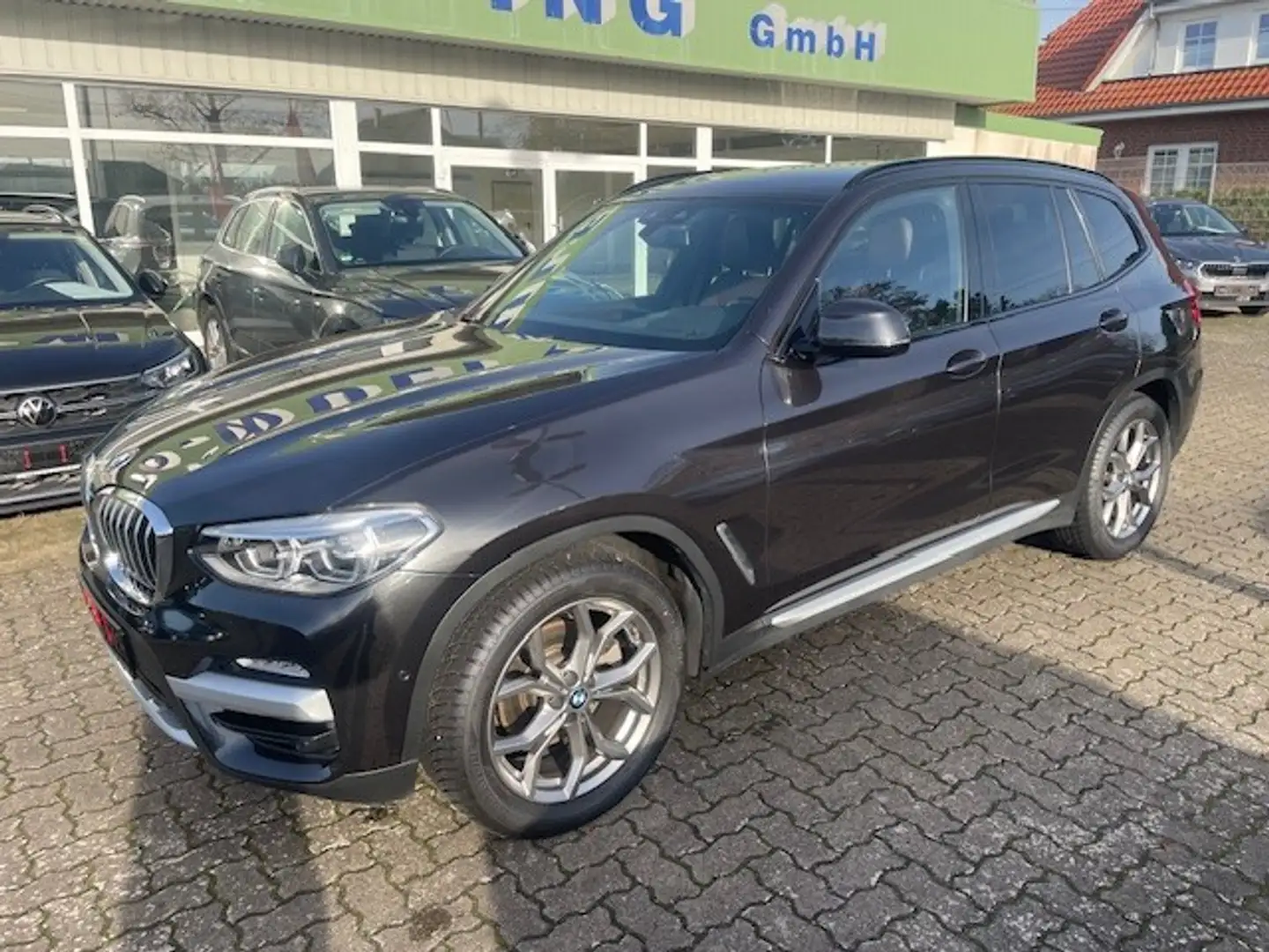 BMW X3 xDrive 20 d xLine AHK NAVI SPURHALTE HUD LED Grau - 2