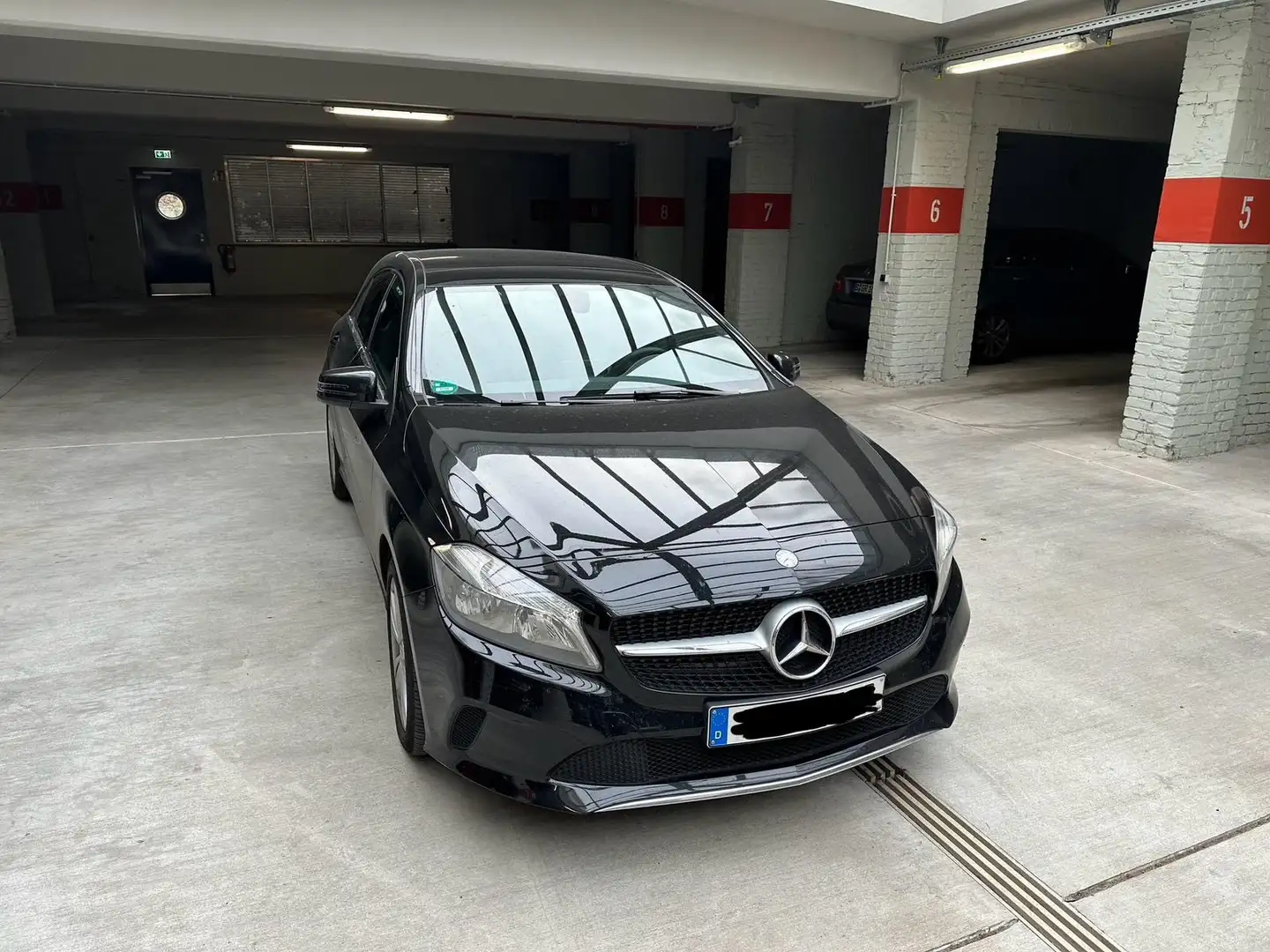 Mercedes-Benz A 200 A 200 7G-DCT Чорний - 1
