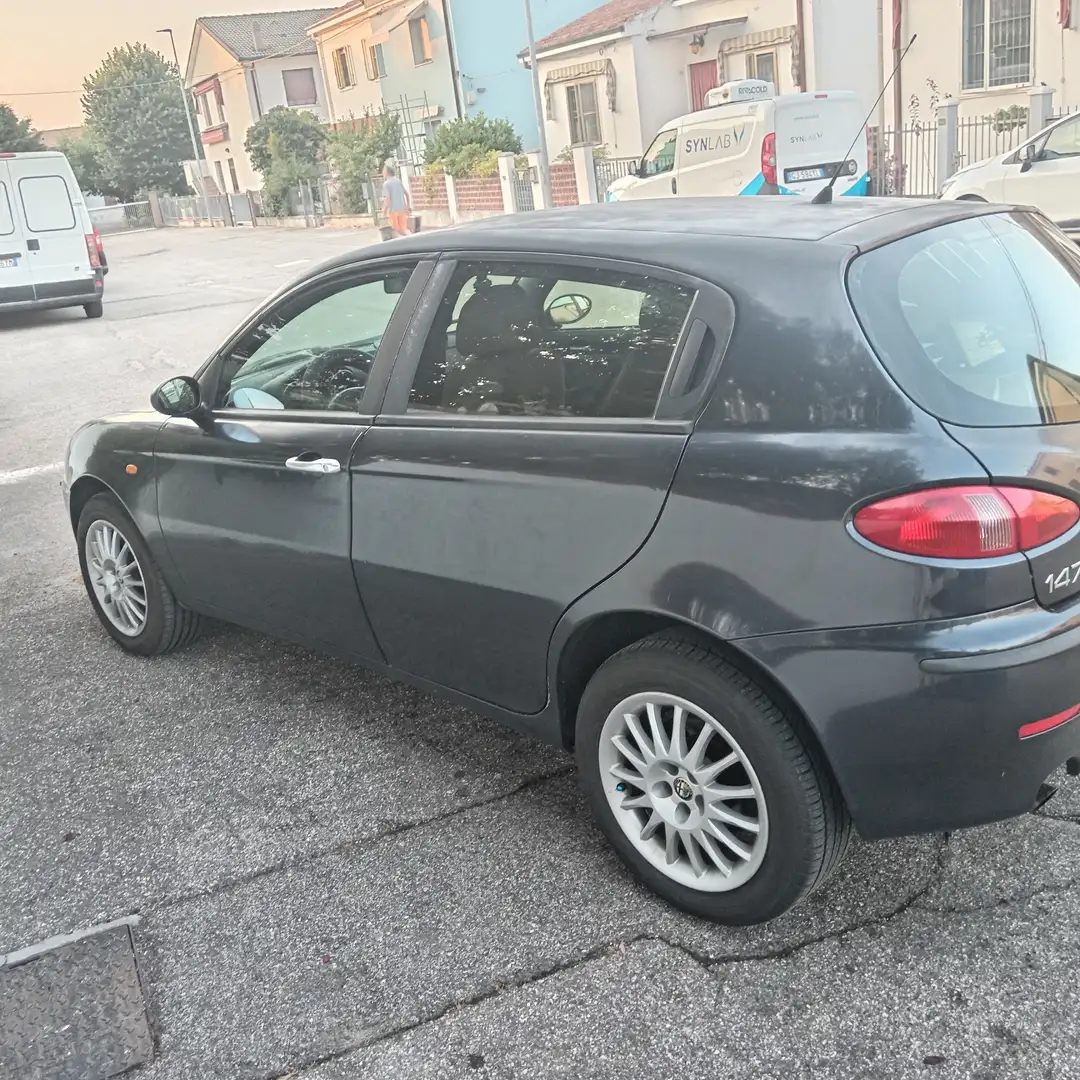 Alfa Romeo 147 5p 1.9 jtd Distinctive 120cv - 1