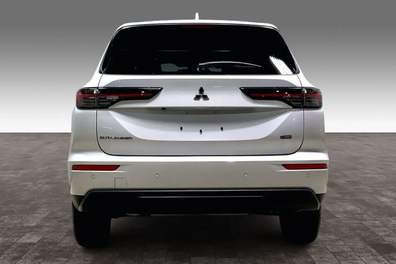 Mitsubishi Outlander снимка Mitsubishi Outlander