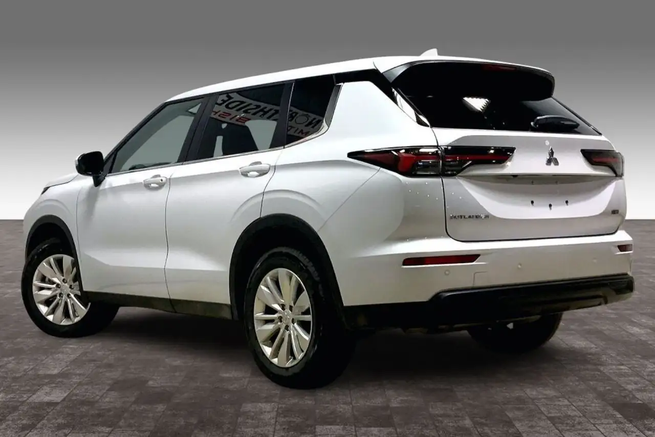 Mitsubishi Outlander снимка Mitsubishi Outlander