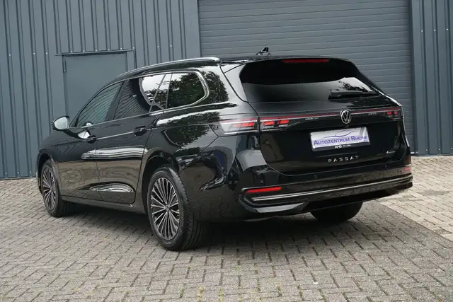 Volkswagen Passat view 5