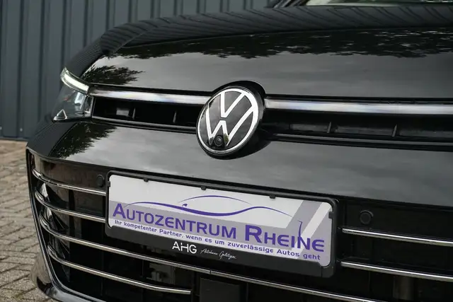 Volkswagen Passat view 11