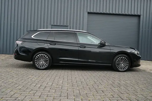 Volkswagen Passat view 8