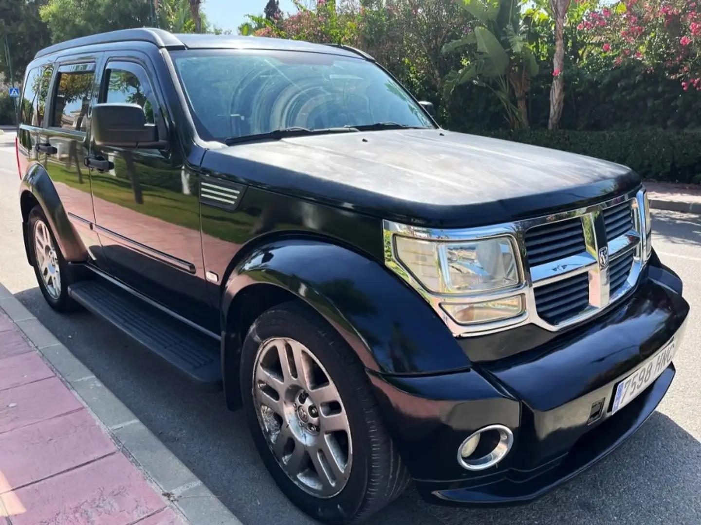 Dodge Nitro 2.8CRD 4WD SXT Aut. Schwarz - 1