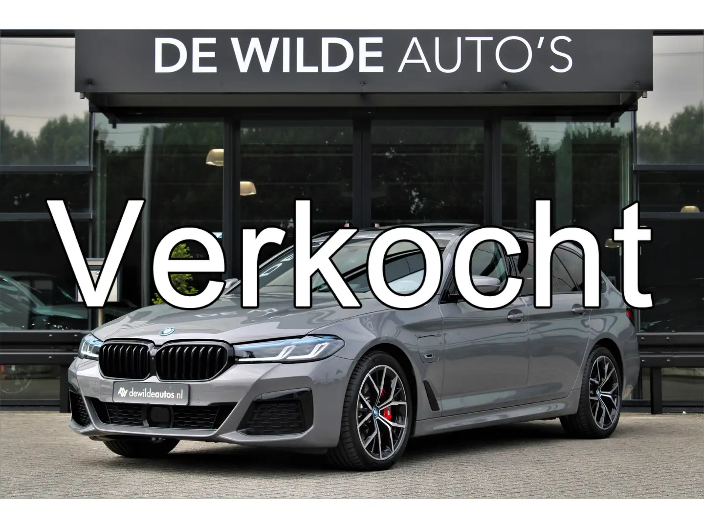 BMW 530 5-serie Touring 530e xDrive M-sport 292pk M-seats Grijs - 1
