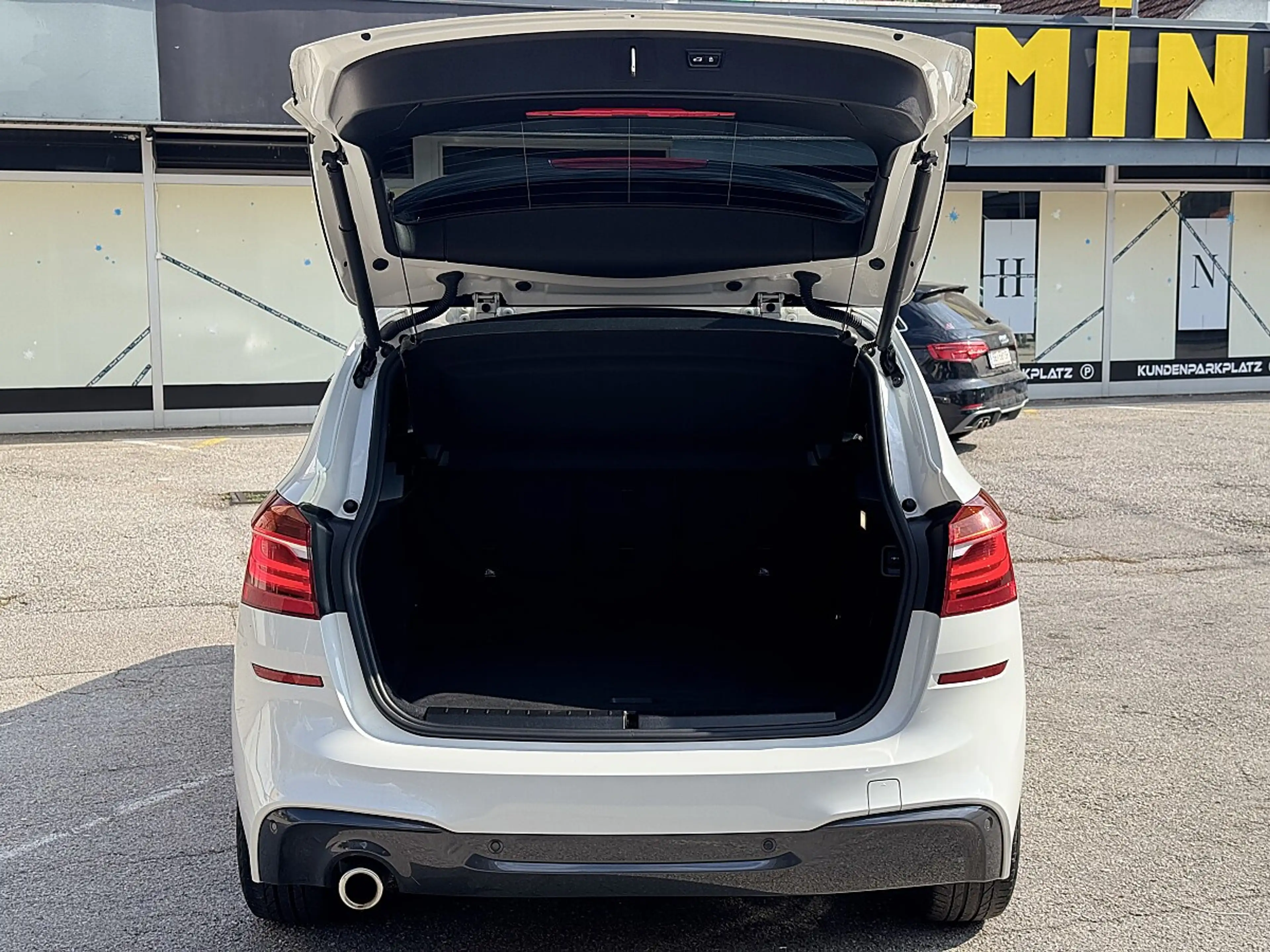 BMW 225 xe M Sport Aut.+Navi+Rückfahrkamera+LED — photo 11