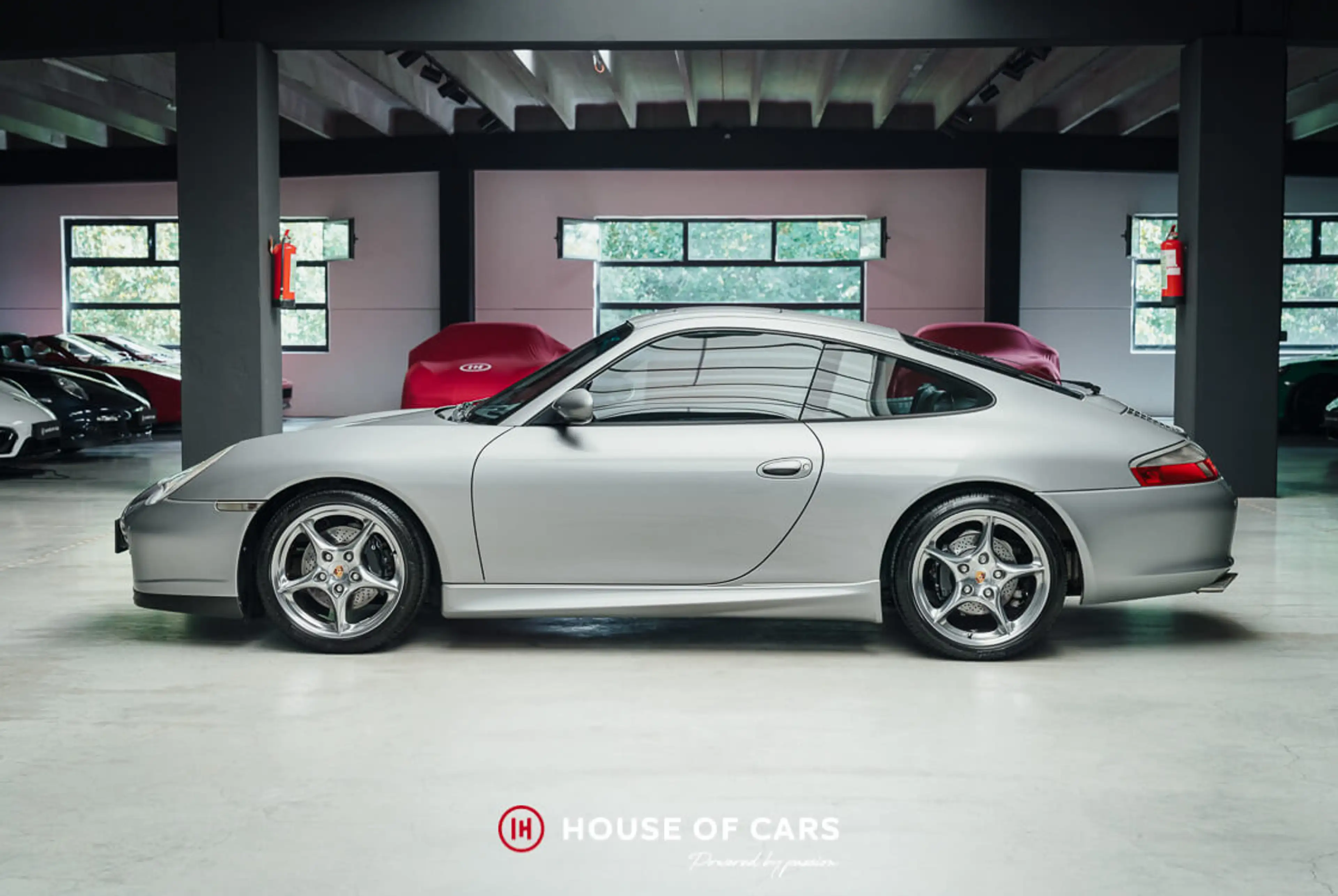 Porsche 996 .2 CARRERA COUPE " 40 JAHRE " 1ST PAINT - 1.963EX — photo 10