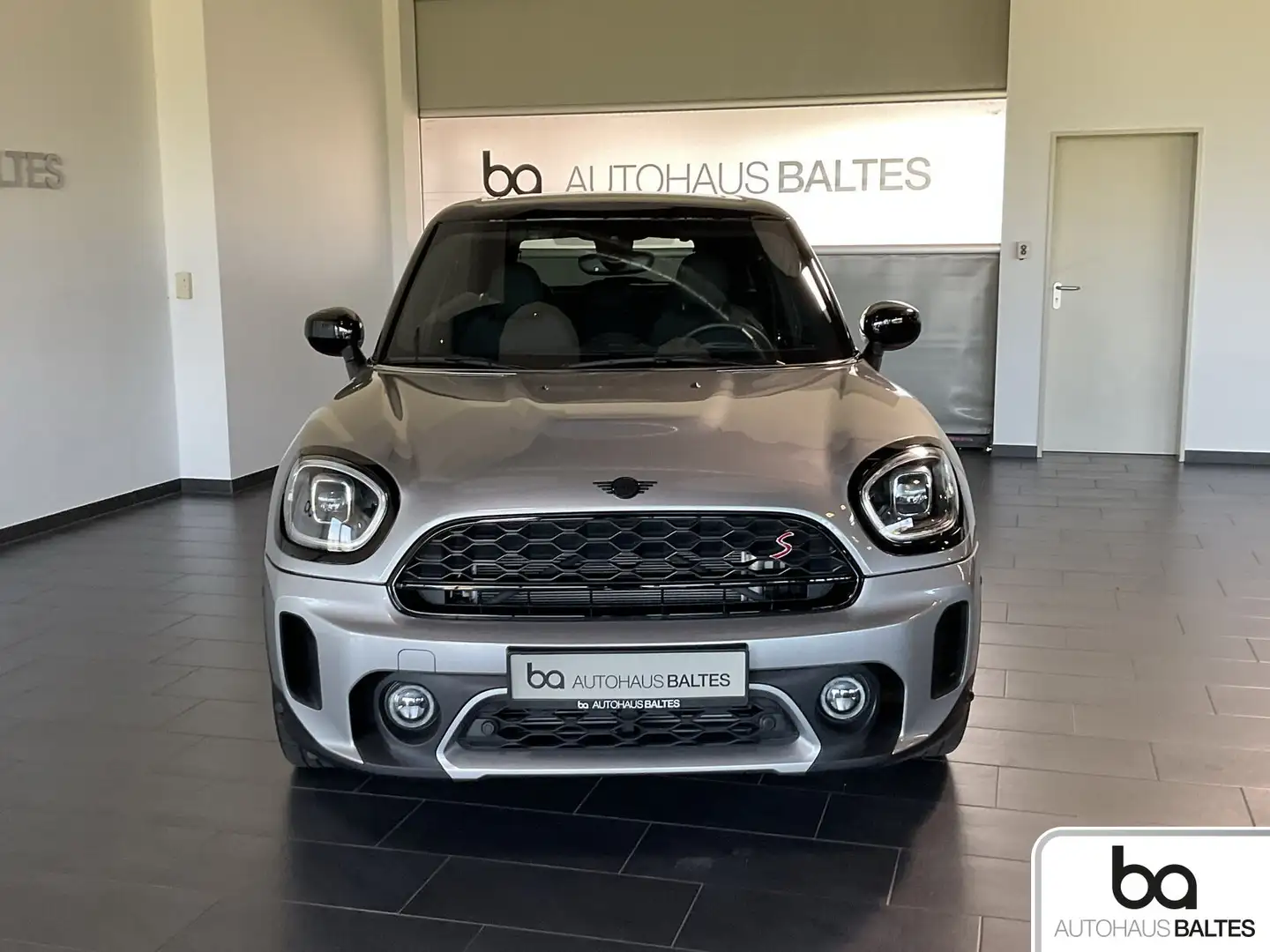 MINI Cooper S Countryman Cooper S Countryman Trim 18"/Pano/Park/ACC/AHK Plateado - 2