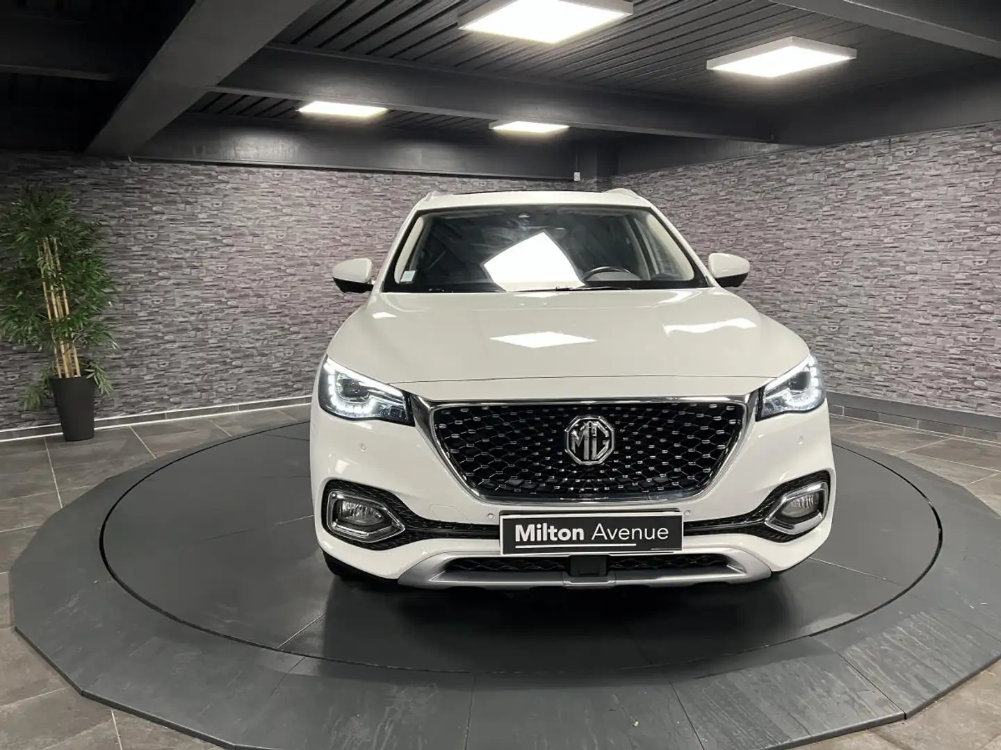MG EHS 1.5T GDi Phev - 258  Luxury Blanc - 2