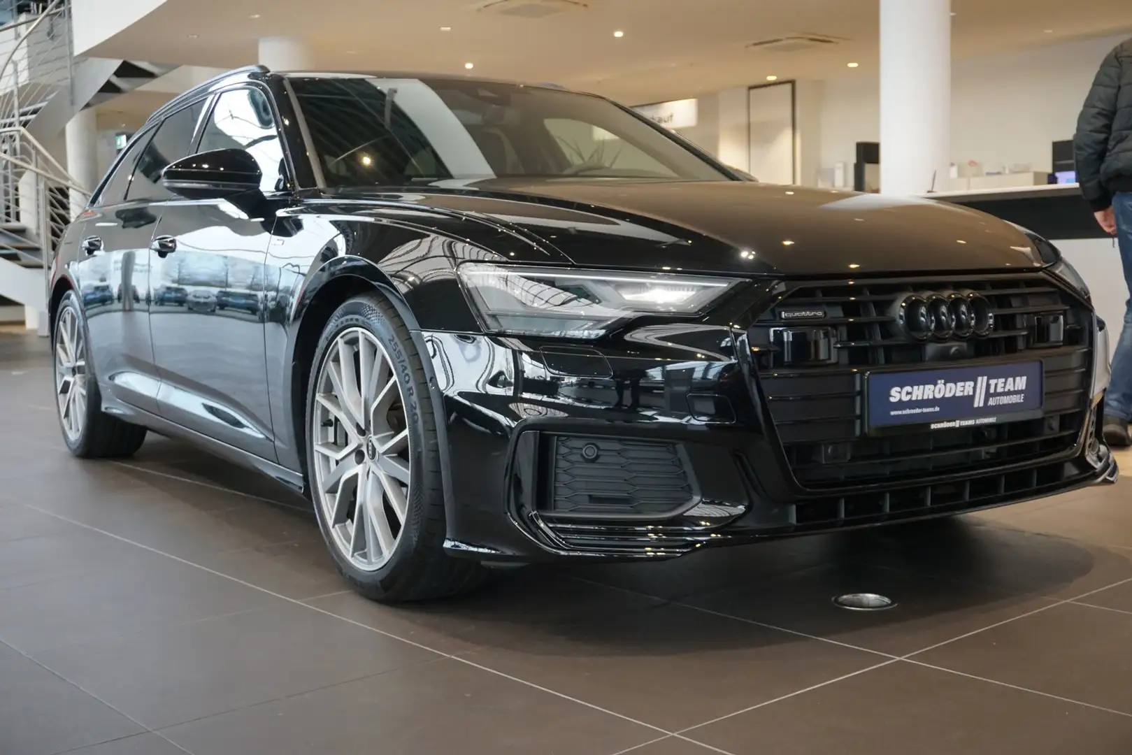 Audi A6 Avant 40 TDi quattro S tronic S line AHK vorb. Schwarz - 2
