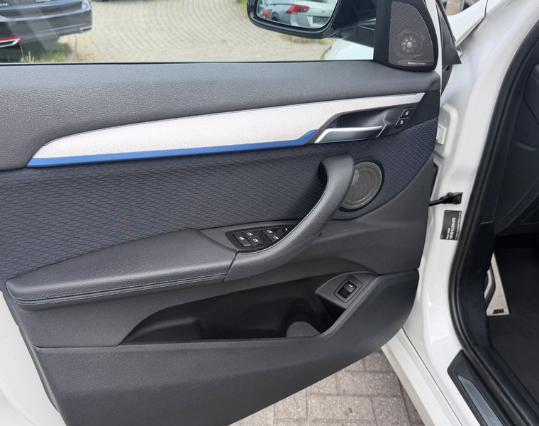 BMW X1 xDrive 25 i M Sport — photo 6