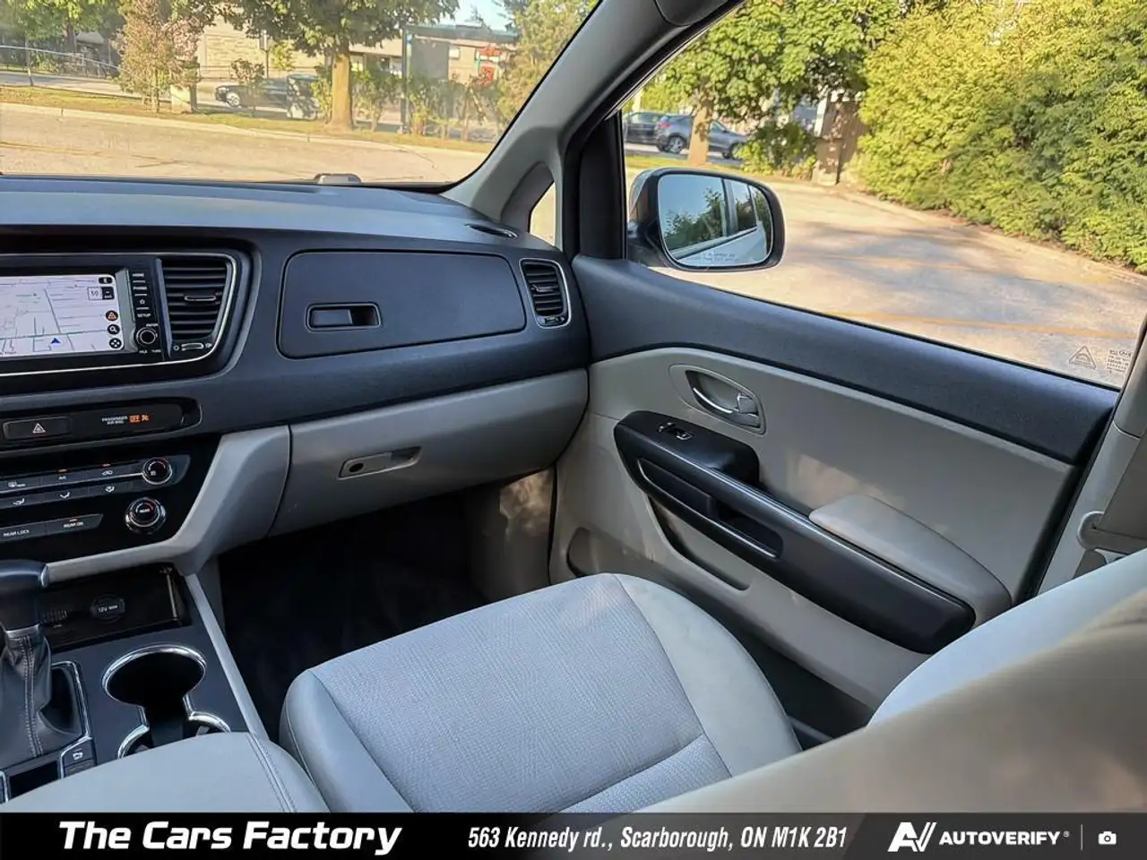 Kia Sedona снимка Kia Sedona