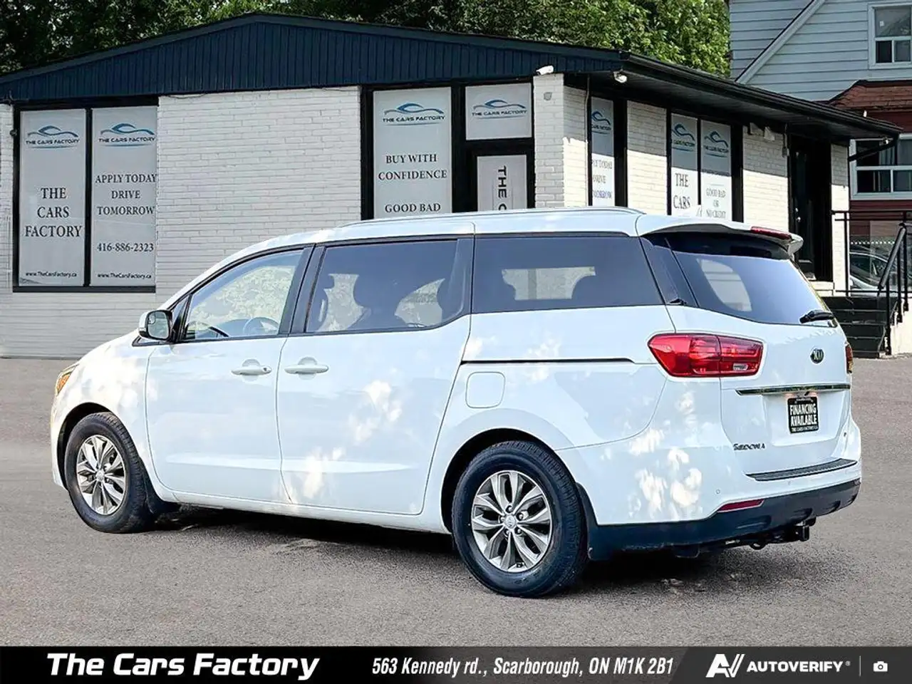 Kia Sedona снимка Kia Sedona