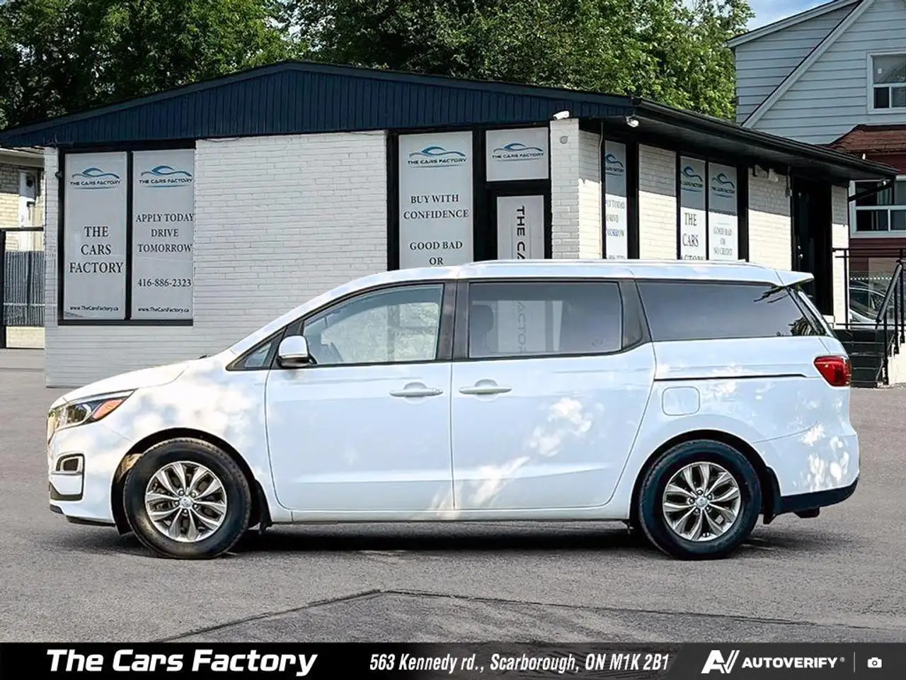 Kia Sedona снимка Kia Sedona
