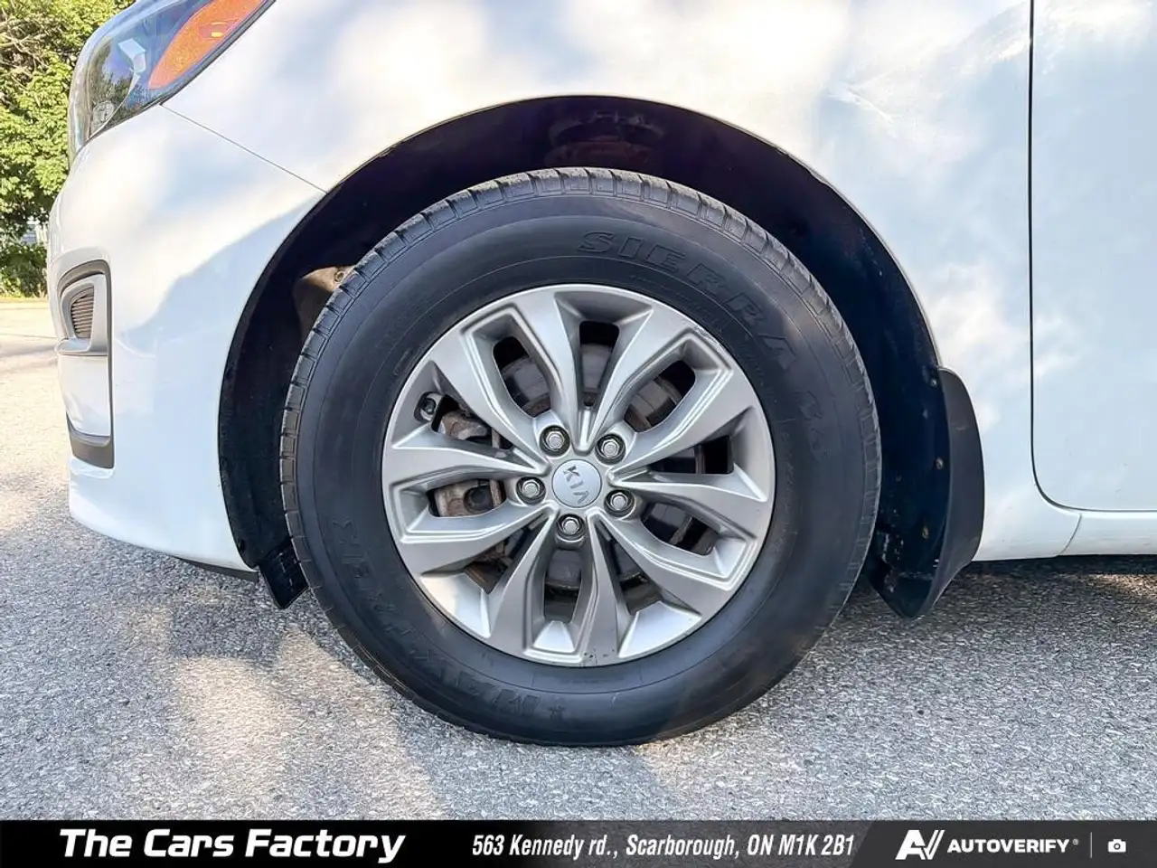 Kia Sedona снимка Kia Sedona