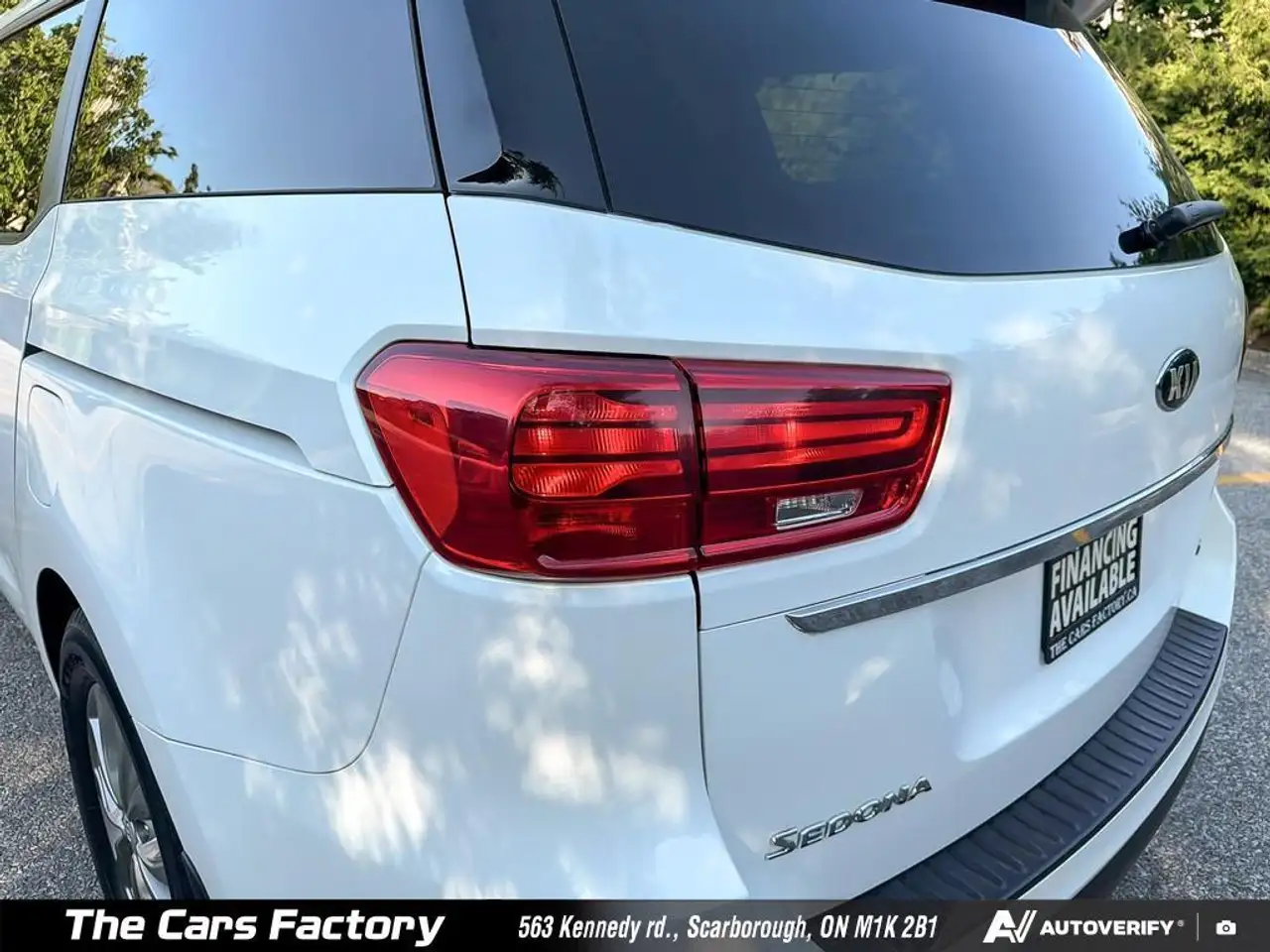Kia Sedona снимка Kia Sedona