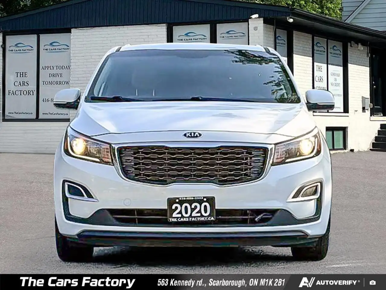 Kia Sedona снимка Kia Sedona
