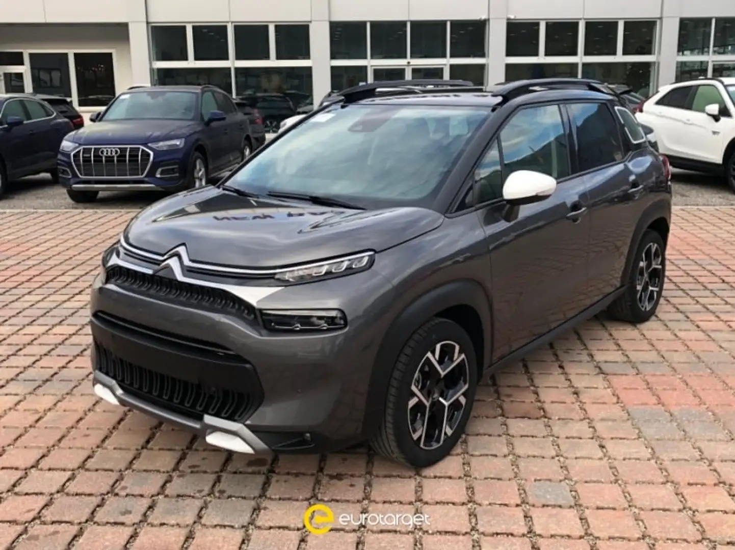 Citroen C3 Aircross PureTech 110 S&S Shine Grijs - 1