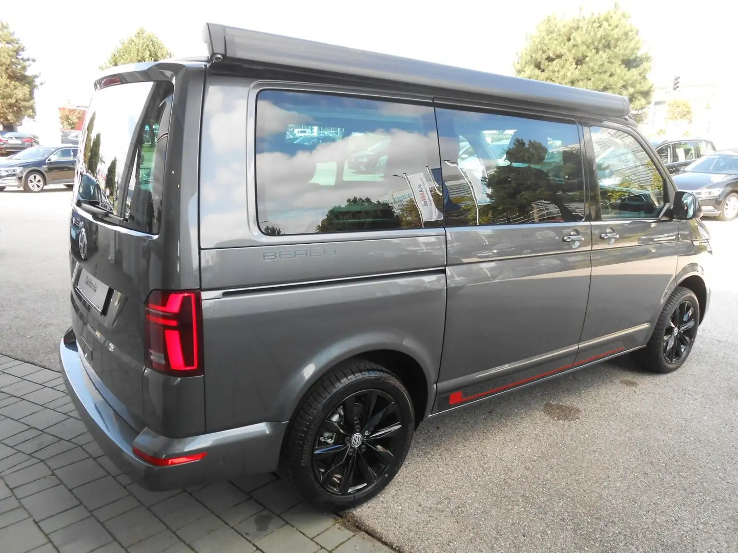 Volkswagen T6.1 California Beach Edition Camper TDI DSG 4MOTION Grigio - 2