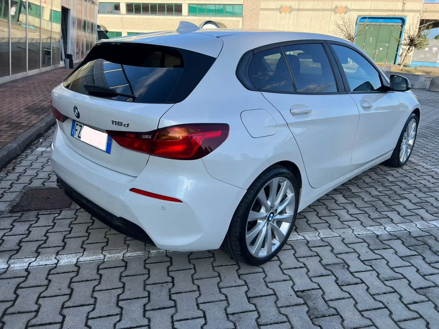BMW 116 116d Sport 5p auto my18 - 1