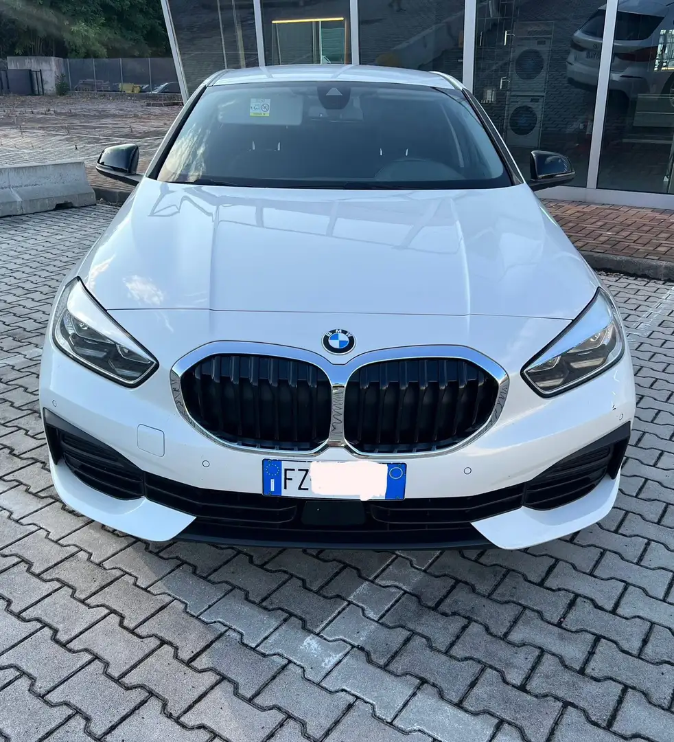 BMW 116 116d Sport 5p auto my18 - 2