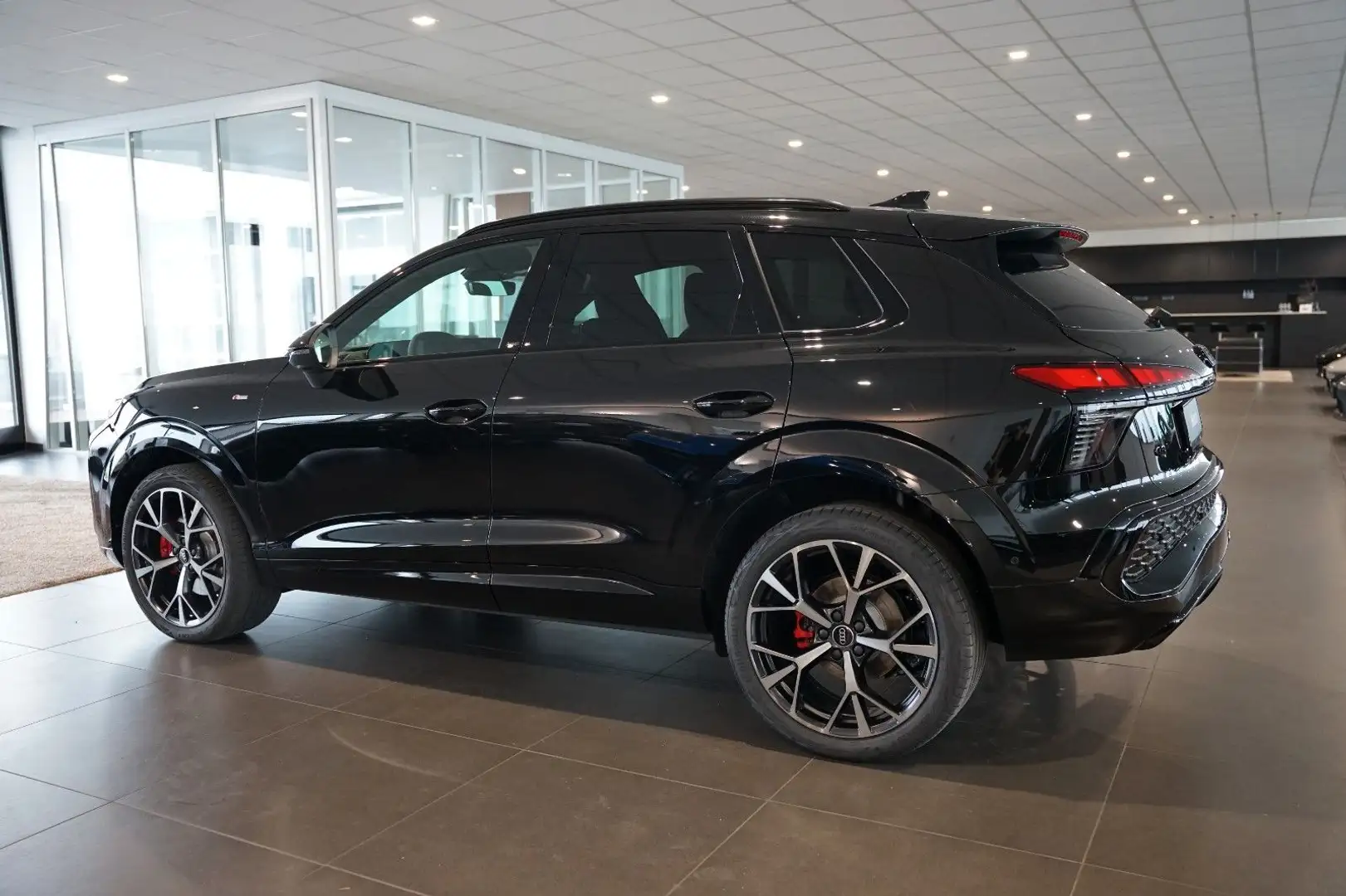 Audi Q3 TFSI quattro S line | Pano | Matrix |TechPro Schwarz - 2