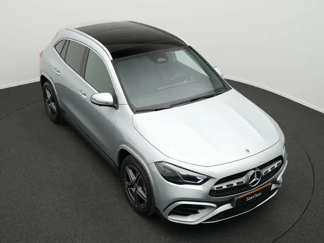Mercedes-Benz GLA view 12