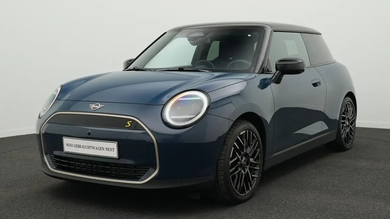 MINI Cooper Favoured Trim