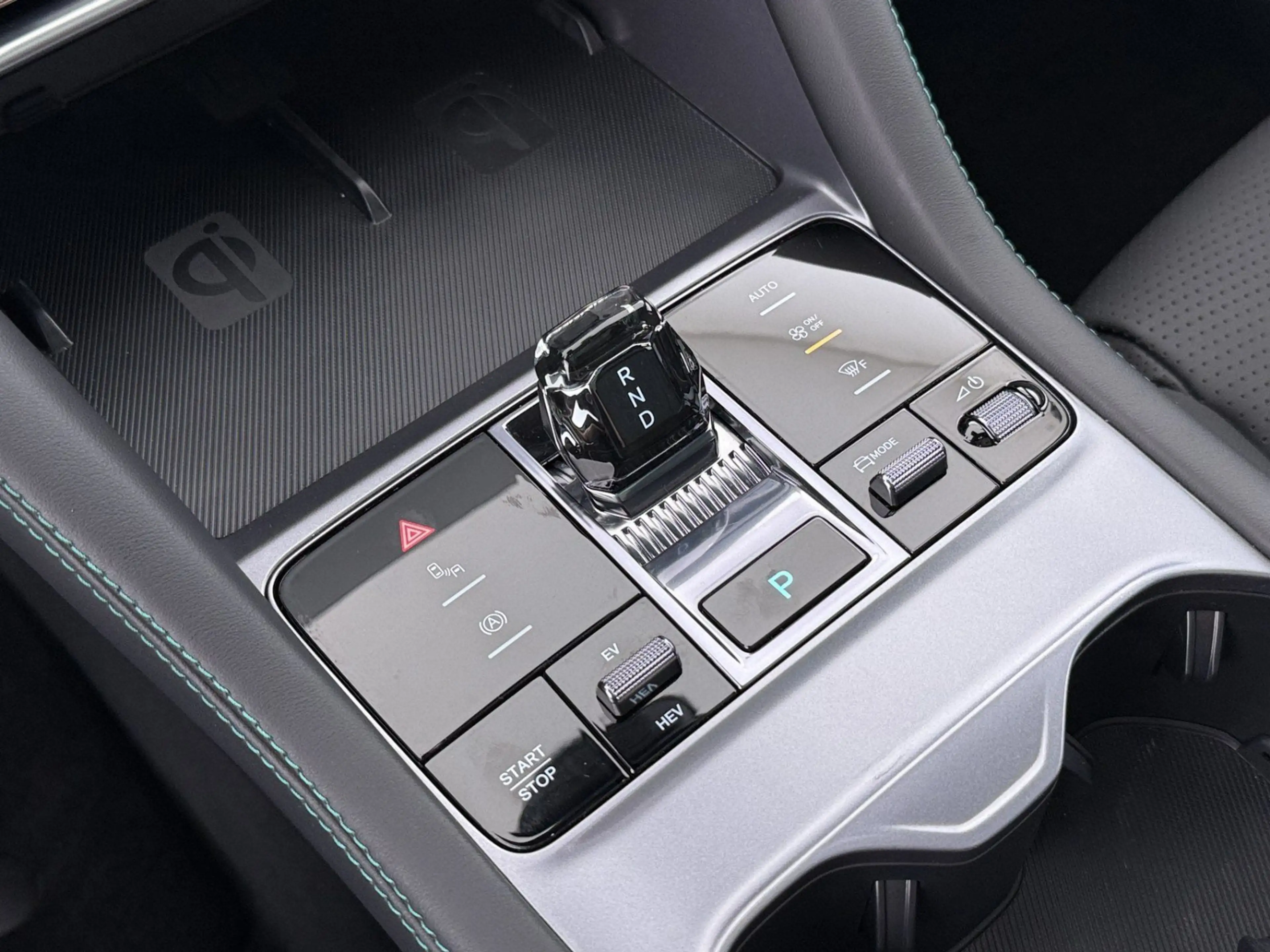 BYD Seal U 1.5 PHEV DM-i Boost Aut LED 360-CAM SKY — photo 18