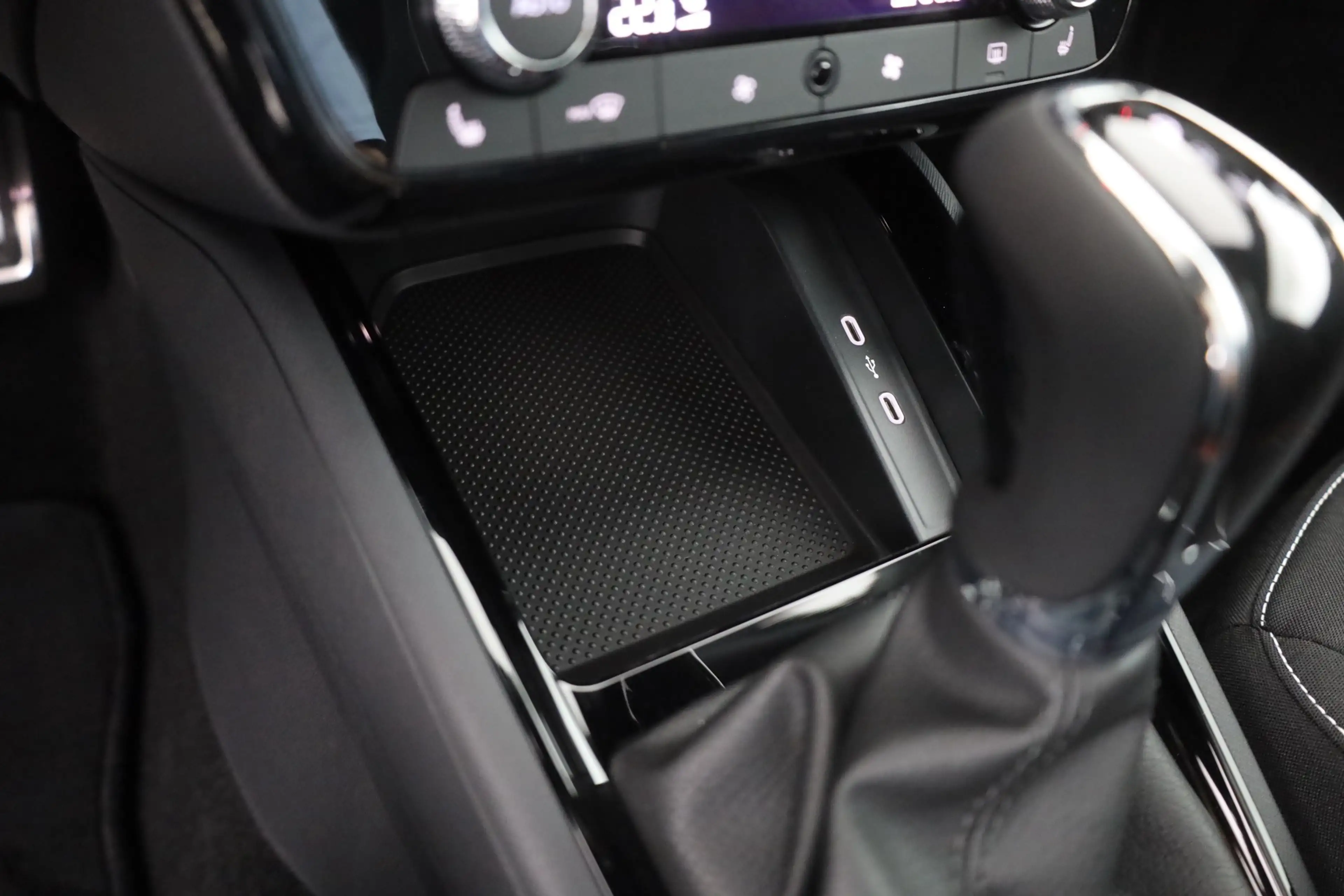 Skoda Kamiq Monte Carlo 1.5 TSI DSG LED Kamera AHK — photo 13