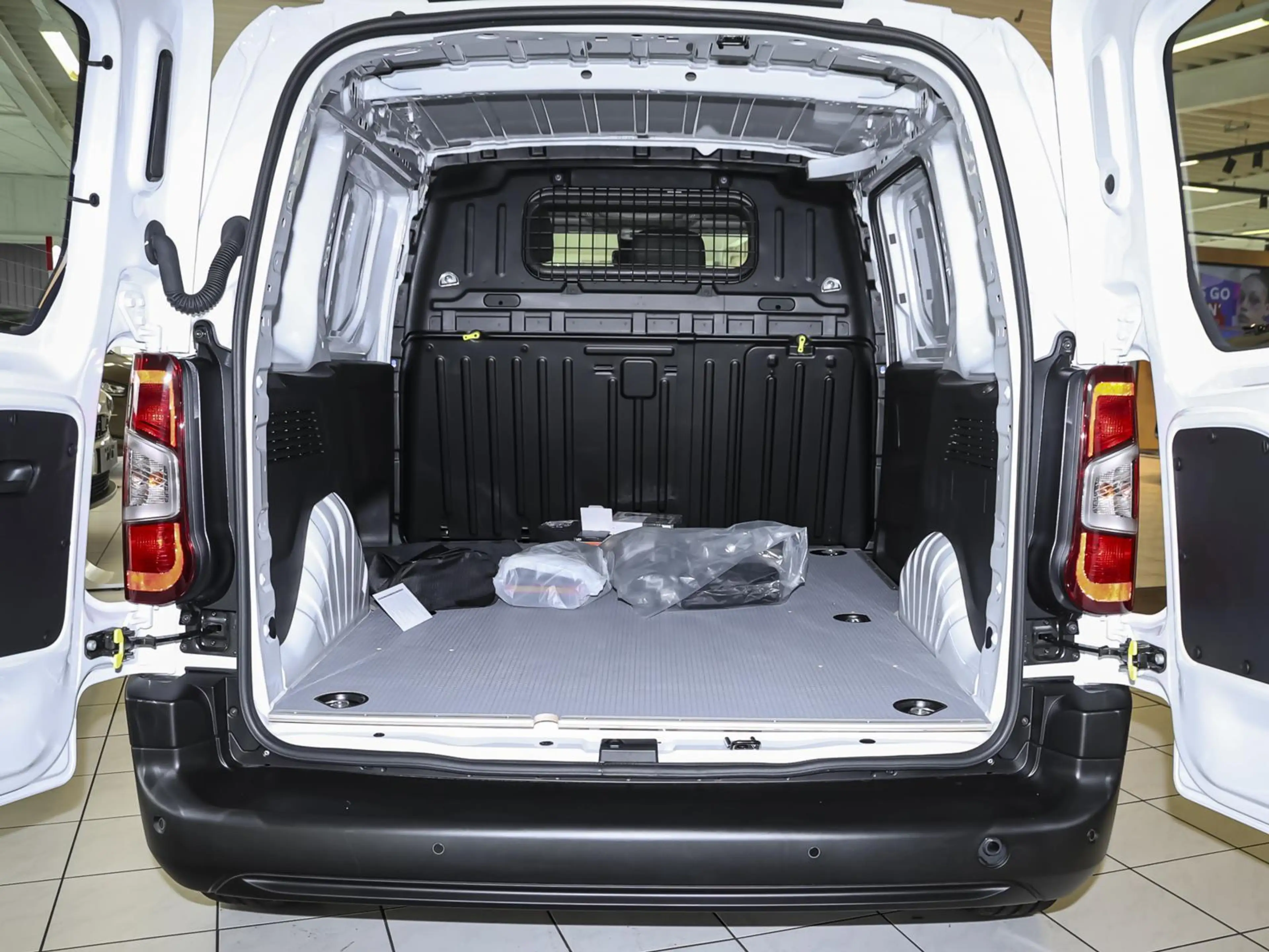 Toyota Proace City Meister - L1 1,5-D PDC KLIMA BT ZV — photo 10