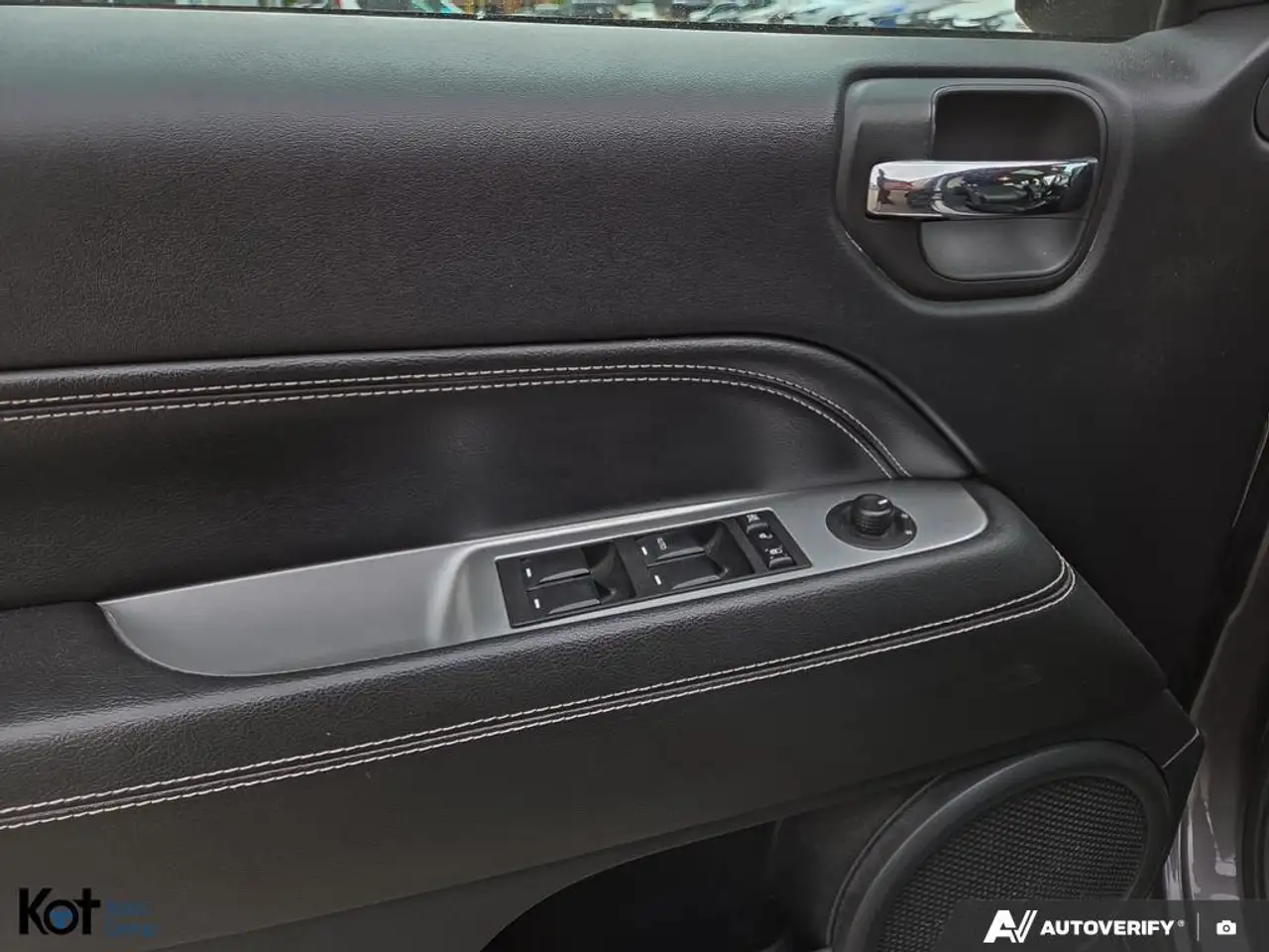 Jeep Compass photo Jeep Compass